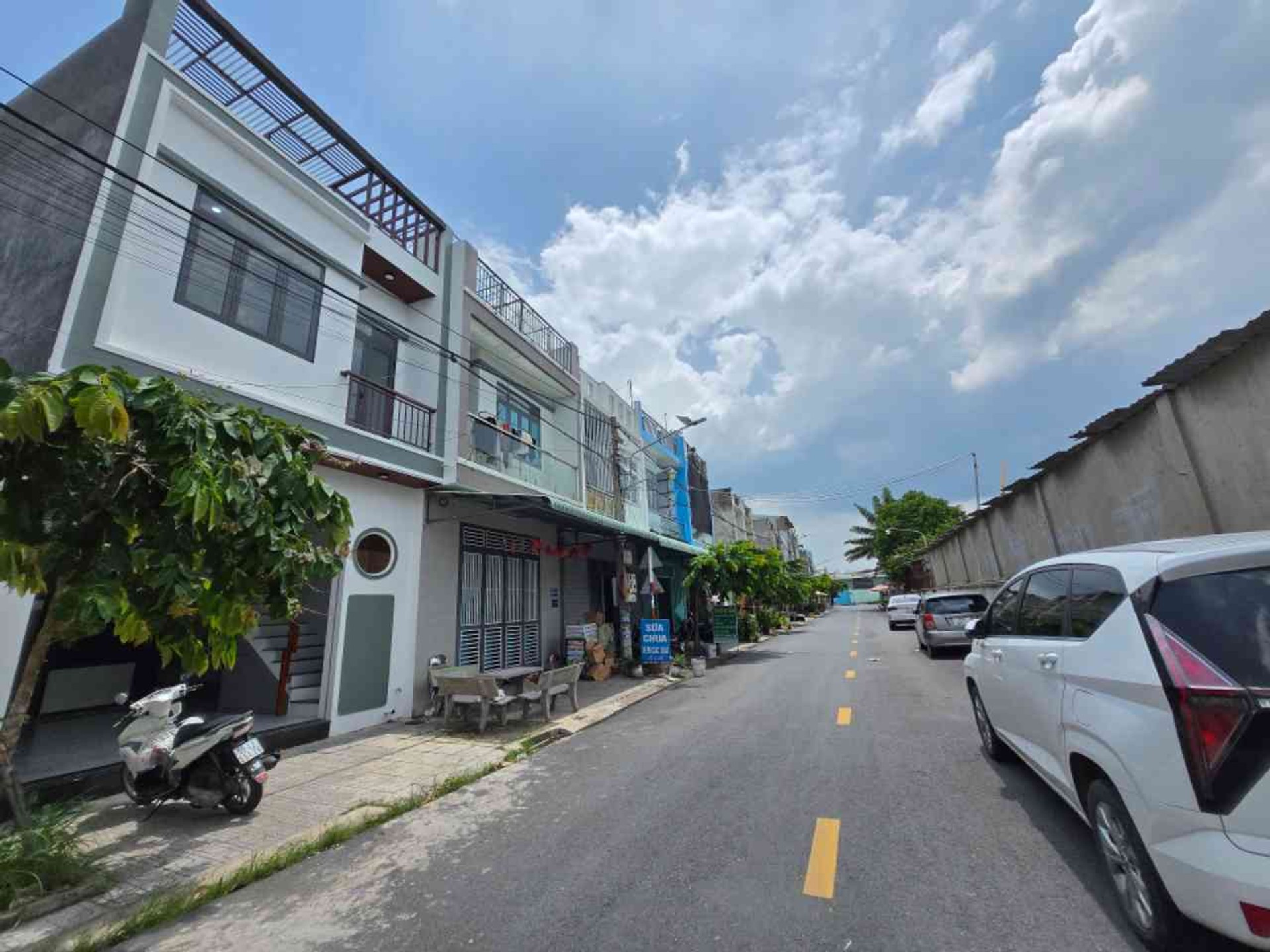 Cơ hội sở hữu nhà mặt phố An Phú giá tốt, vỉa hè rộng đón xe hơi kinh doanh ngay