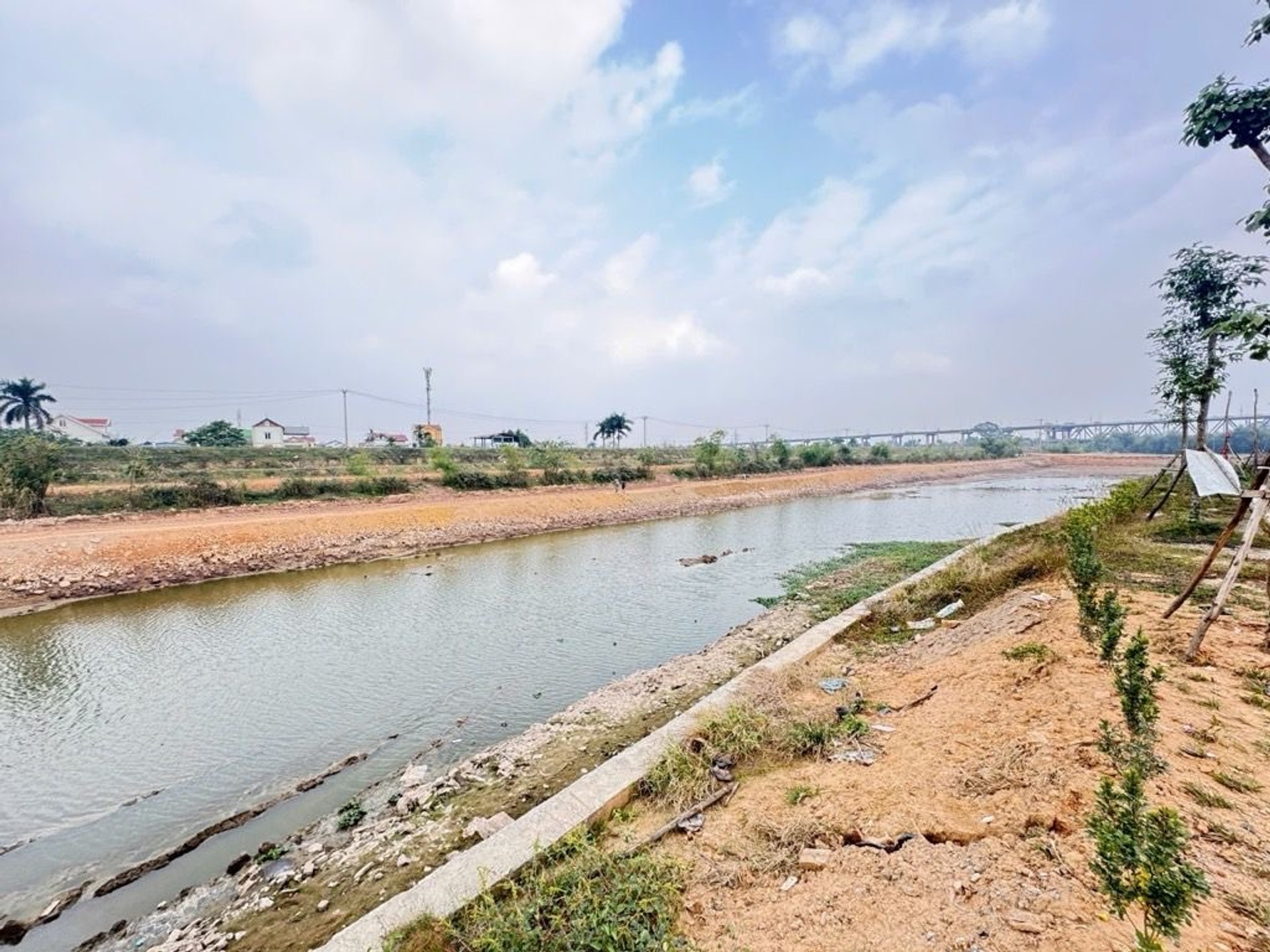 142 NHÀ 3 TẦNG TRỤC KINH DOANH -VIEW HỒ ĐIỀU HOÀ TẠI VÕNG LA THIÊN LỘC -SỔ CHÍNH CHỦ