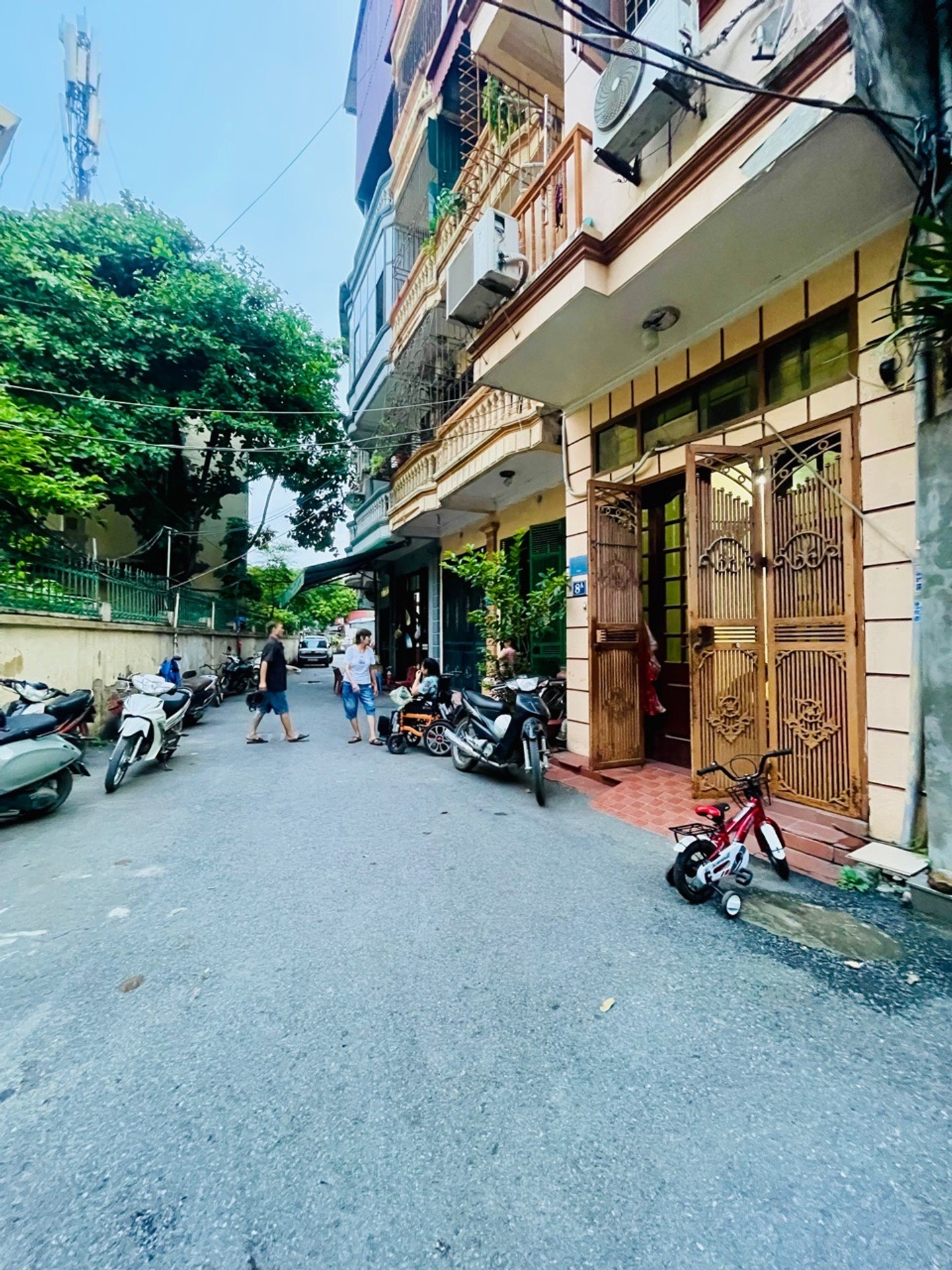 Nhà riêng tinh tế tại khu vực Văn Quán với đường ô tô tránh, tiện nghi trọn vẹn, 42m2 x 4 tầng.