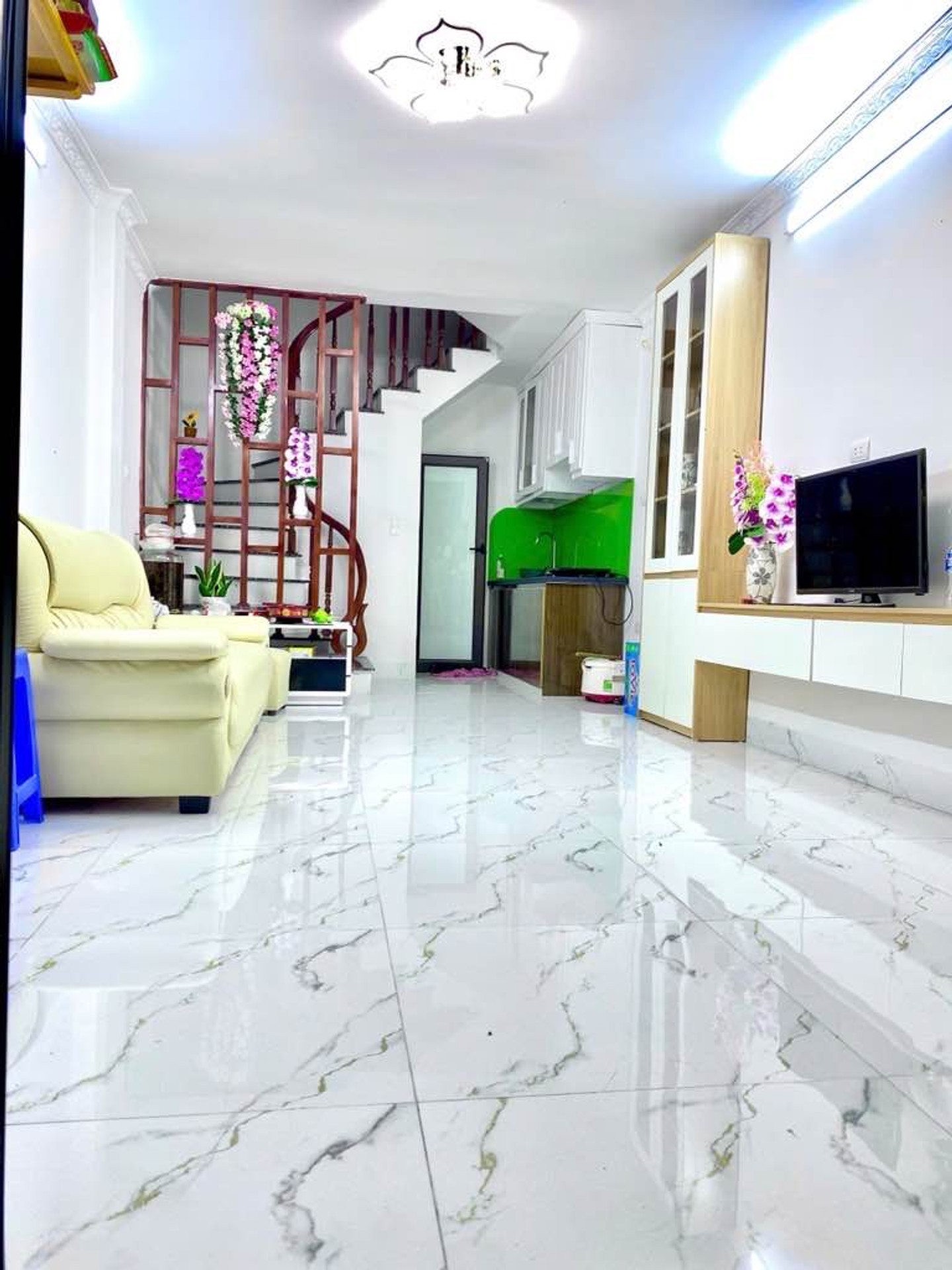 Nhà 4 tầng diện tích 27m2 tại Khương Trung giá 6.8 tỷ, phù hợp gia đình trẻ.