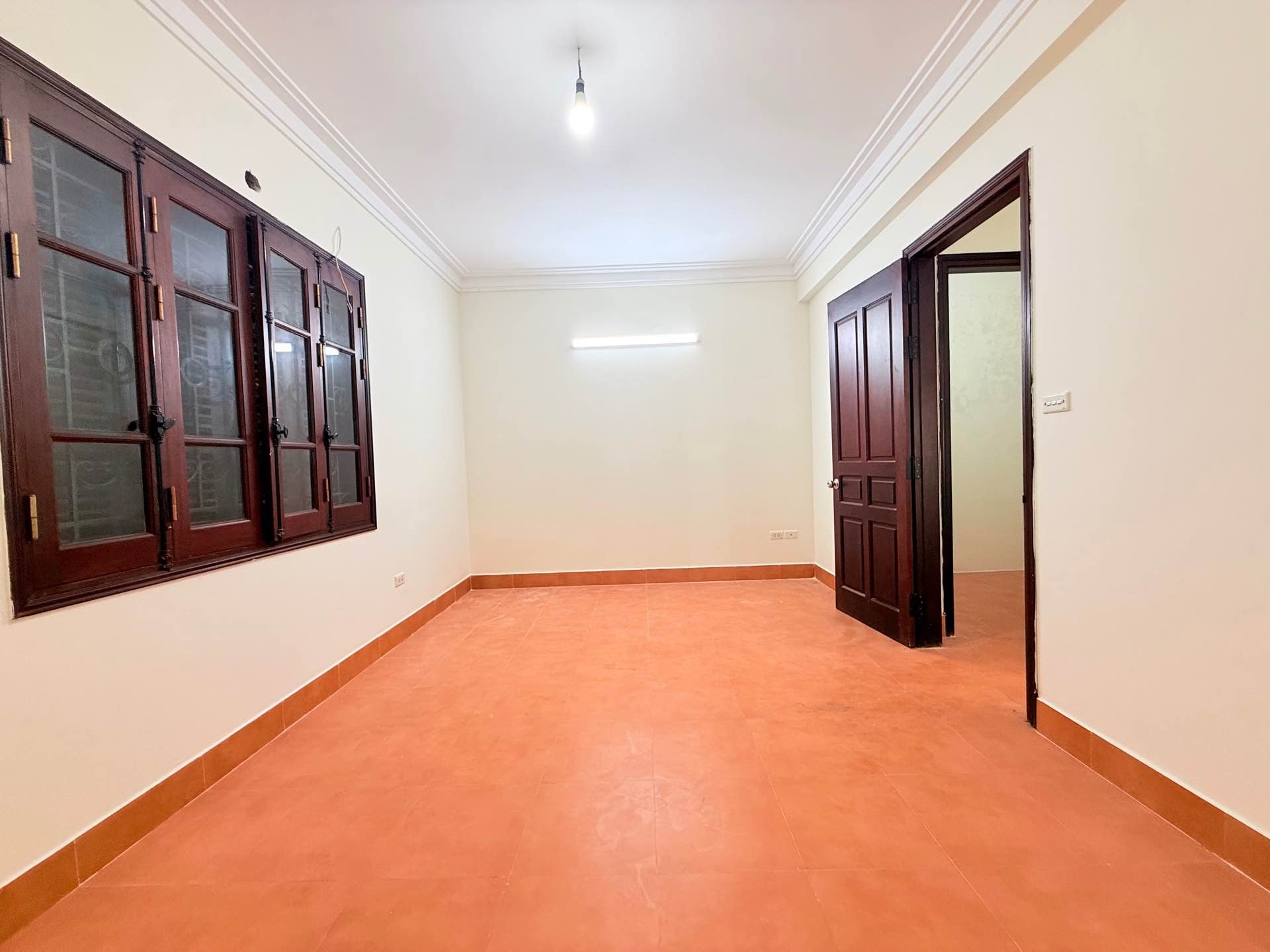 Bán nhà riêng phân lô ô tô tránh, 55m², 4 tầng tại Trần Quốc Hoàn, Cầu Giấy, pháp lý cơ sở