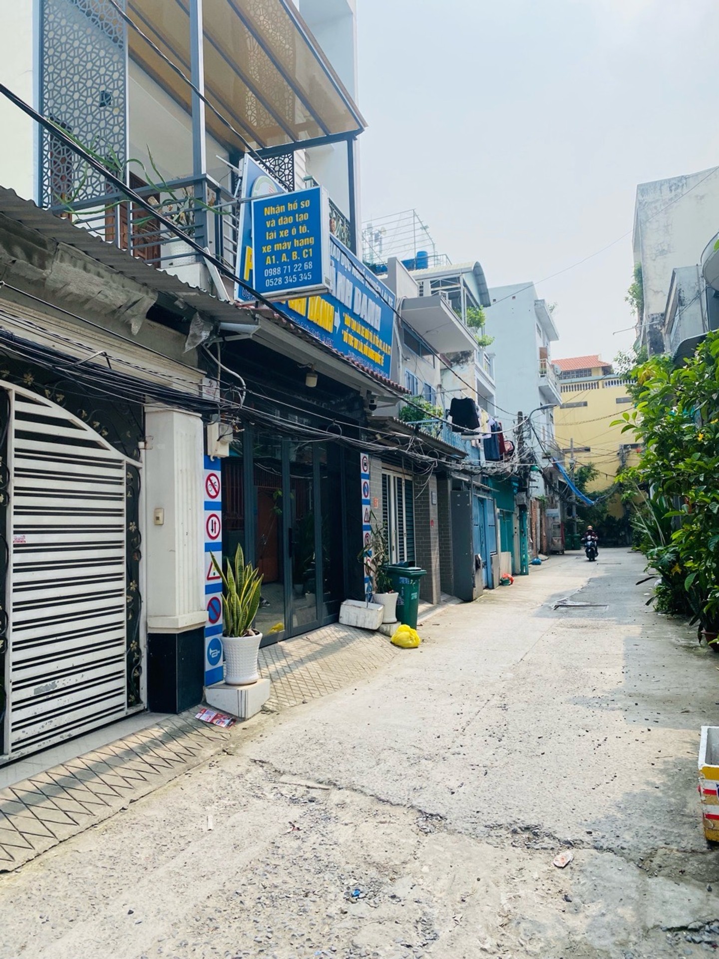 Nhà 3 tầng mặt tiền rộng 6m trên Lý Phục Man, giá chỉ 11,9 tỷ - cơ hội hiếm có