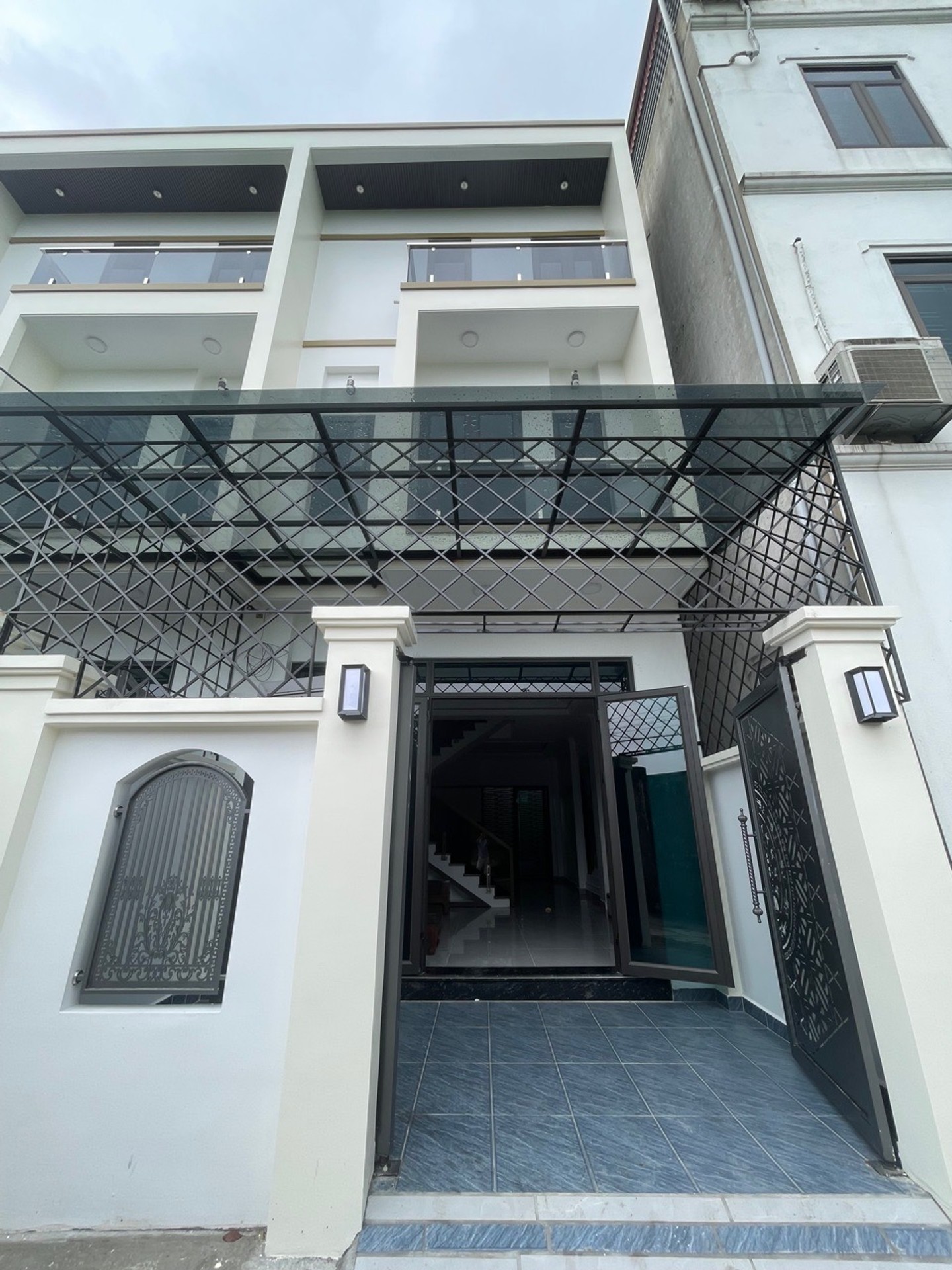 Cơ hội sở hữu nhà 3 tầng rộng hơn 80m² ngay sát cầu Kiến An, giá tốt không nên bỏ lỡ