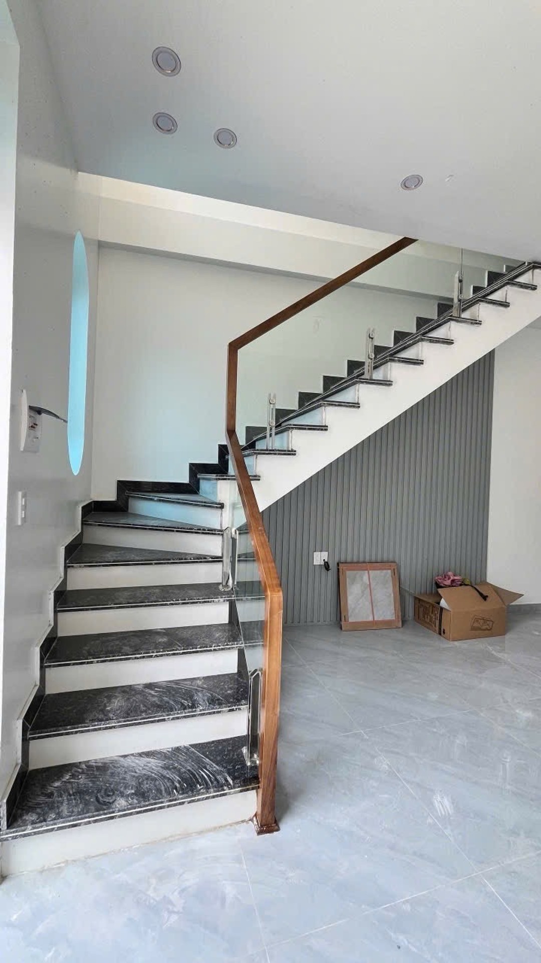 Nhà riêng 2 tầng tại khu dân cư yên tĩnh hướng Tây Nam