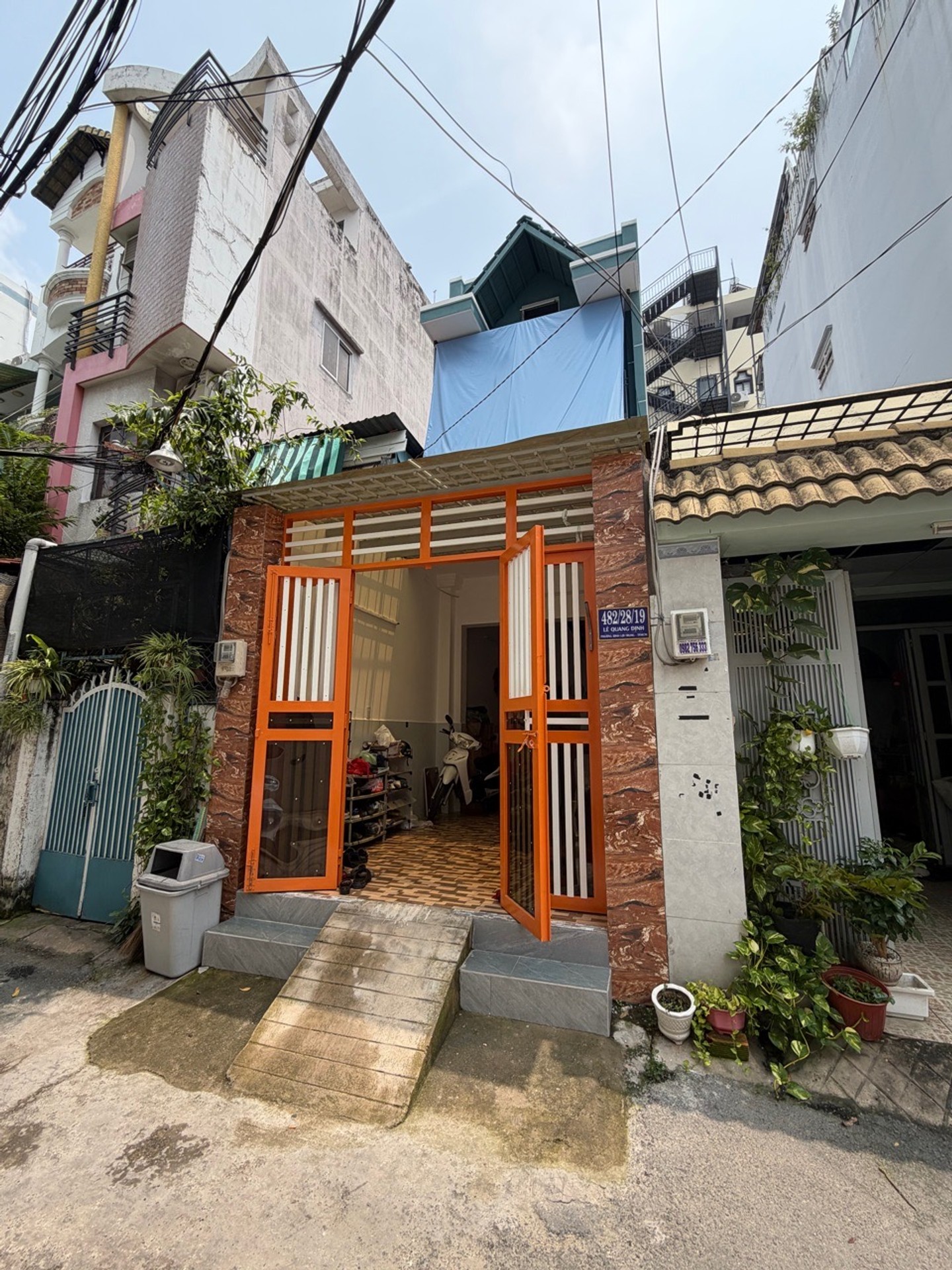 Nhà 2 Tầng Hẻm Rộng Quận Bình Thạnh - 5 Phòng NGủ, Thu Nhập Từ Cho Thuê