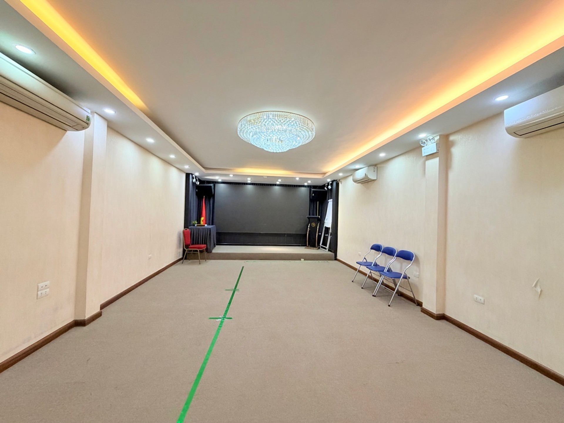 BÁN TÒA VĂN PHÒNG 9 TẦNG NGỤY NHƯ KON TUM 60M HƠN 42 TỶ THANH XUÂN, THANG MÁY, VỈA HÈ, NGÕ THÔNG.