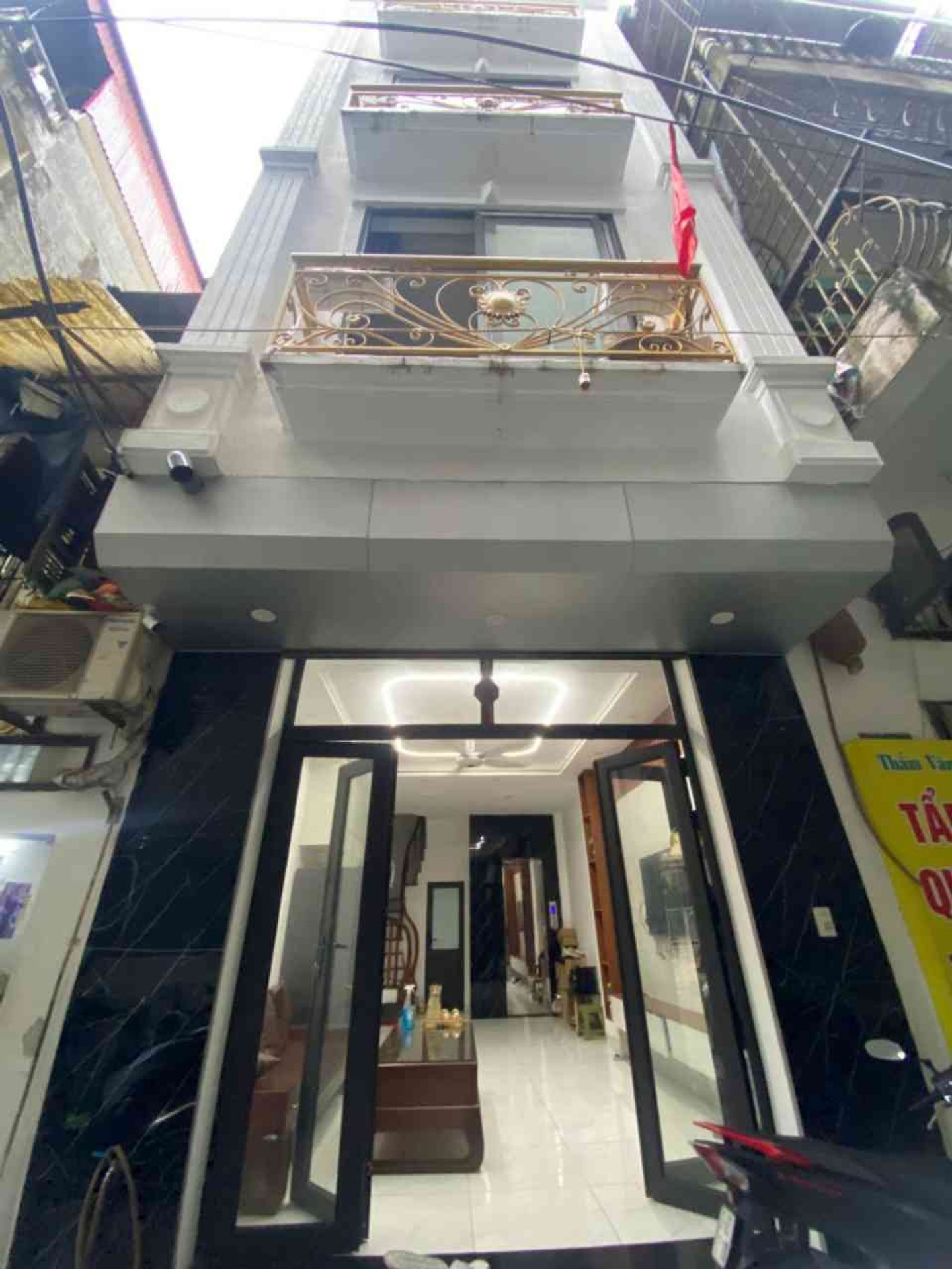 Nhà 5 tầng trung tâm Hà Đông giá sốc 9.5 tỷ có thang máy