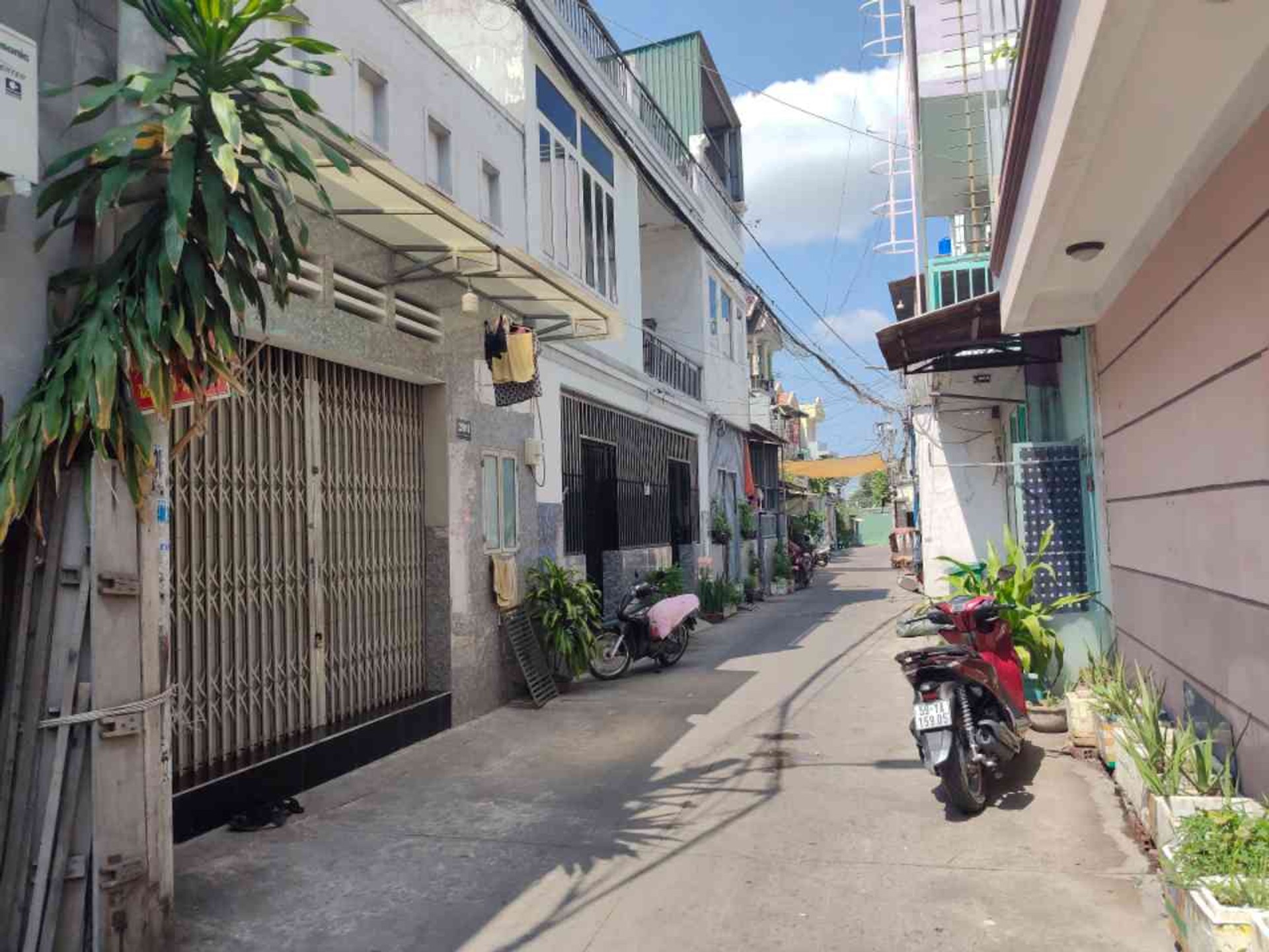 Bán nhà 2 tầng tại Trung Mỹ Tây, Quận 12, mặt tiền 5.7m, giá 3.99 tỷ