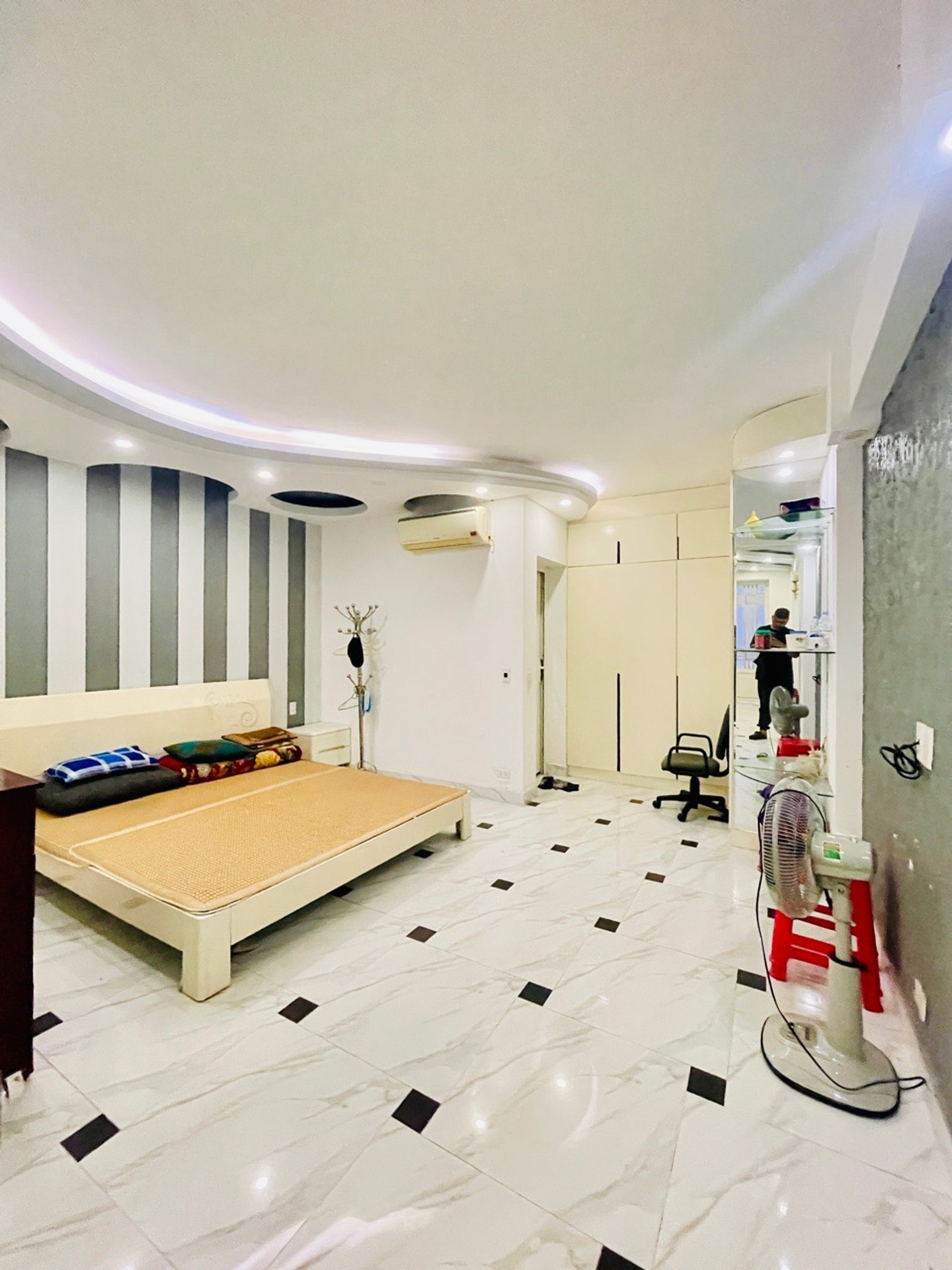 Nhà 4 tầng ngõ nông tại Đông Khê, quận An Đà với thiết kế hiện đại và tiện nghi