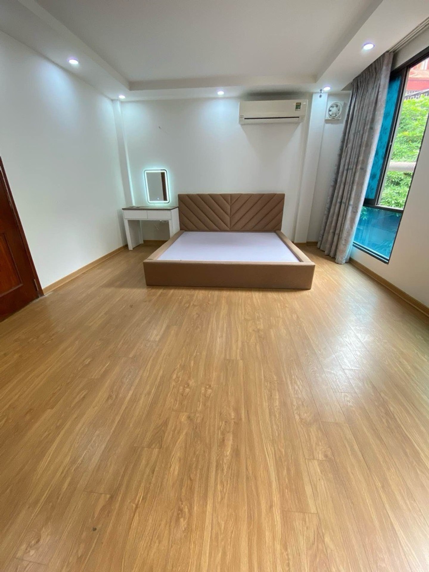 Bán nhà riêng 4 tầng tại Tựu Liệt lô góc, ngõ rộng ô tô tránh, phù hợp kinh doanh