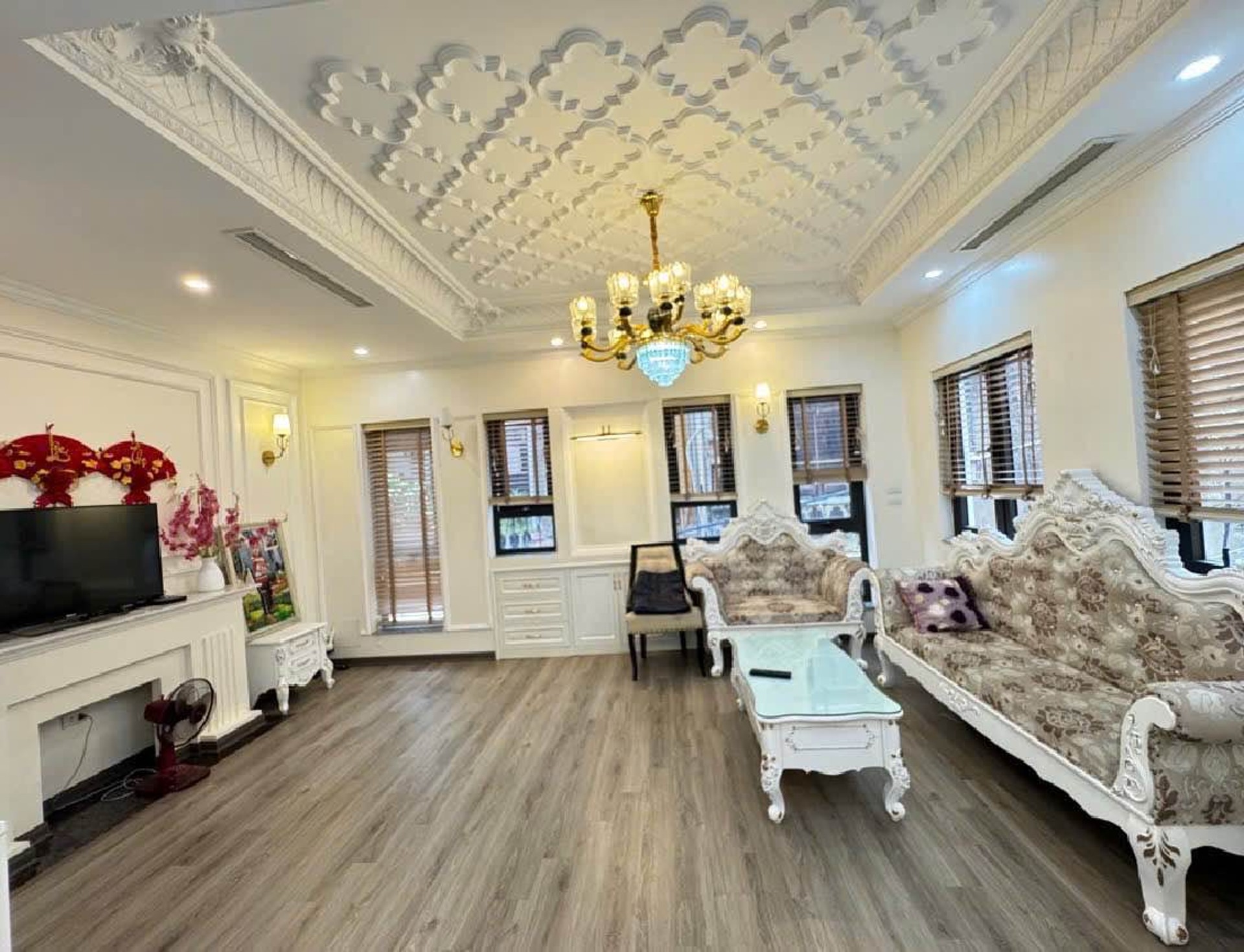 Bán nhà riêng lô góc 3 thoáng Nguyễn Văn Linh long biên HN 50m2, thiết kế hiện đại, ô tô đỗ cửa
