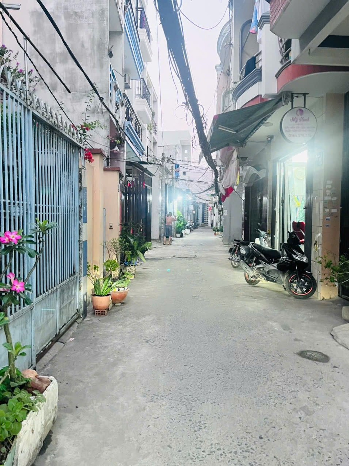 B.án nhà lô góc sân vườn hai mặt tiền nợ hậu tài lộc diện tích 100m²