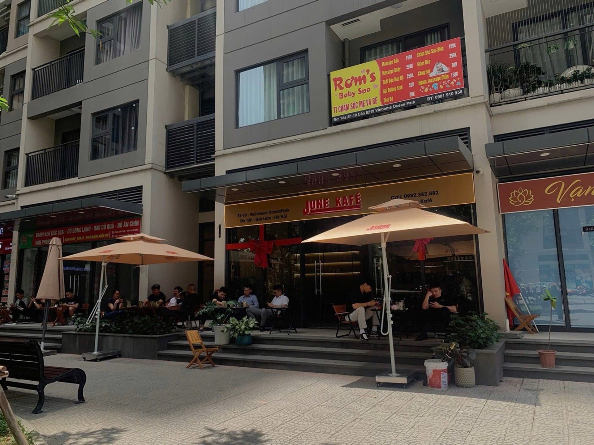 Vinhomes chân đế tòa B3