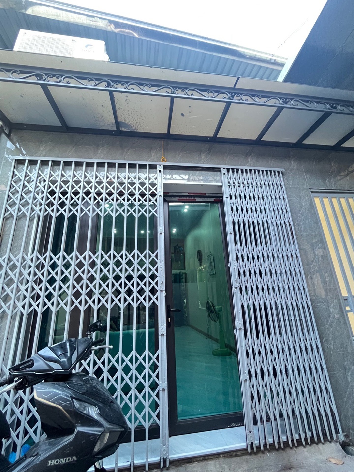 Nhà cấp 4 có gác lửng, vị trí thuận tiện gần cầu An Dương