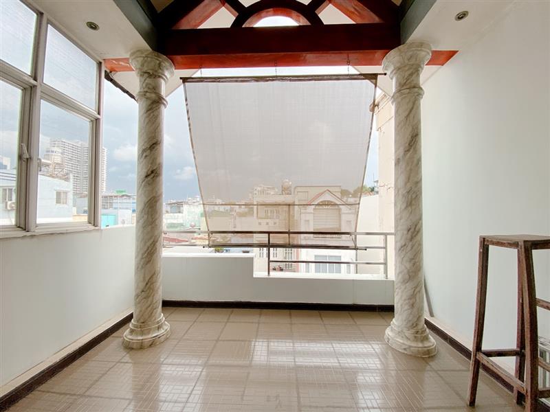 Nhà hẻm xe hơi Nguyễn Chí Thanh, quận 11, giảm giá sốc. Nhà đẹm xem là ưng ngay