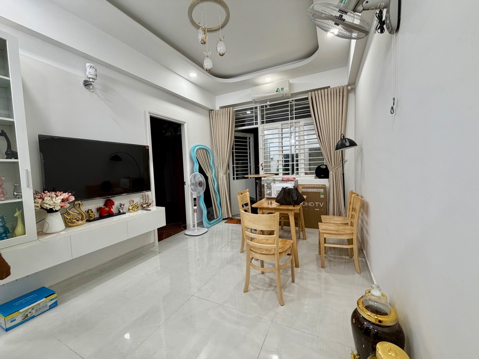 Căn hộ góc thoáng mát Quận 11, full nội thất giá hợp lý