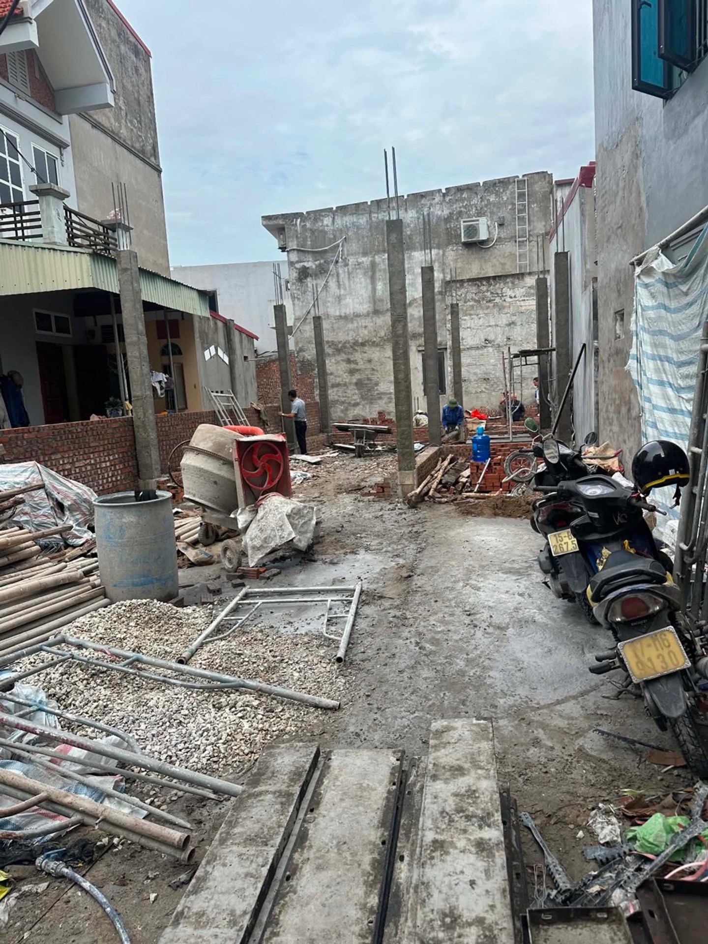 Nhà mới xây riêng biệt gần trục đường ô tô, yên tĩnh tuyệt đối