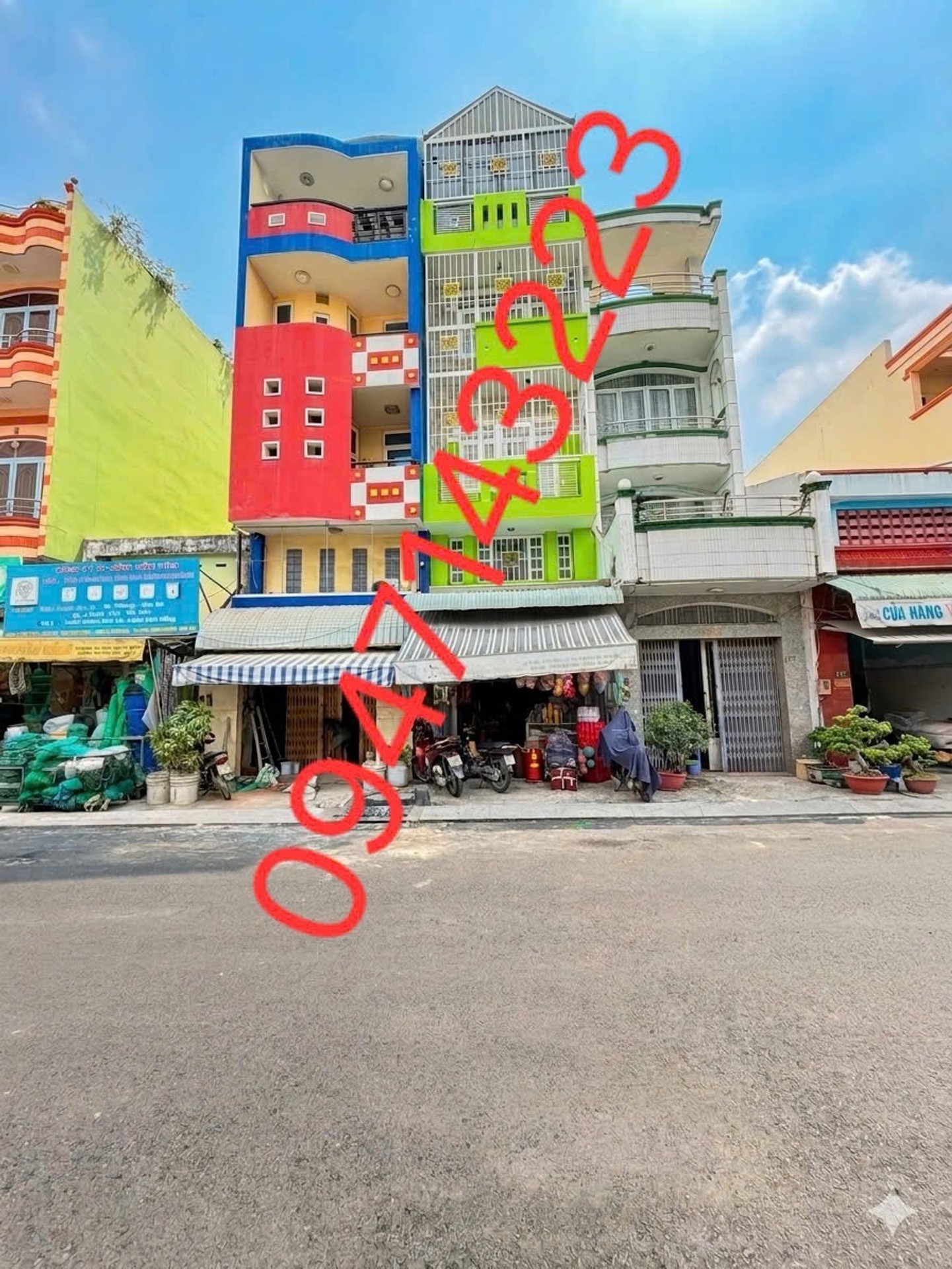 Nhà mặt phố sầm uất quận 5, ngay chợ Kim Biên, giá sốc giảm 1 tỷ