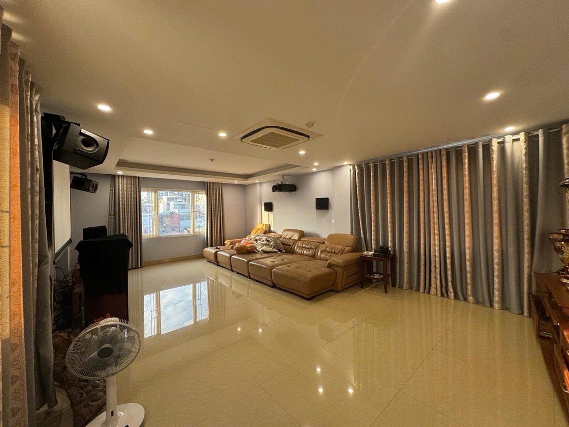 Nhà 9 tầng siêu sang Thái Thịnh, 2 mặt thoáng, ô tô cửa