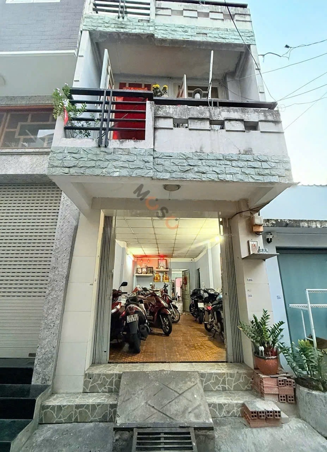 Nhà mặt phố Thái Phiên quận 11, không gian sống rộng rãi, giá tốt