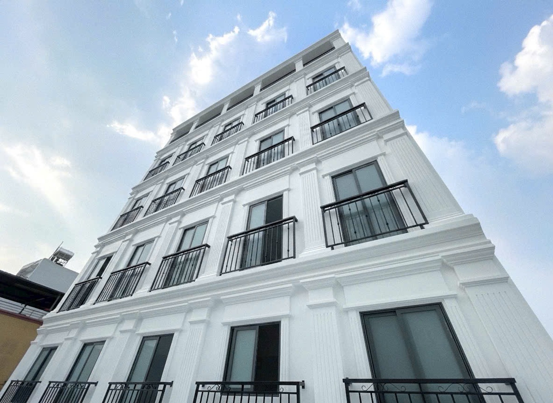Căn hộ dịch vụ cao cấp 6 tầng tại Bình Hưng Hoà, Bình Tân, diện tích 228.4 m²