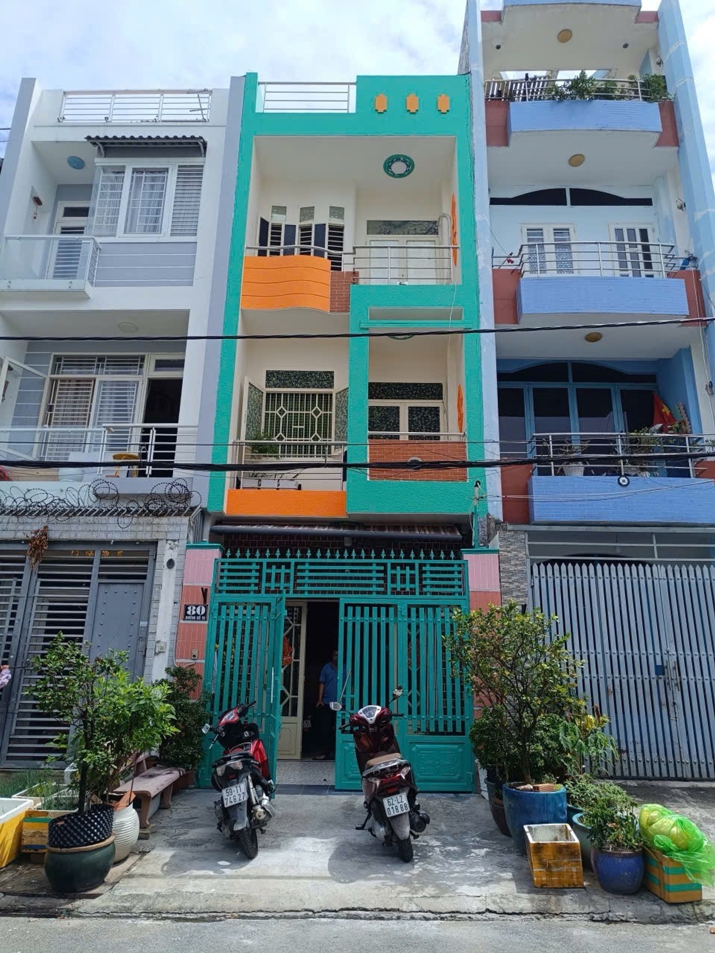 Bán nhà mặt phố 4 tầng tại xã Bình Hưng, mặt tiền 4m, diện tích 80m2, giá 9,5 tỷ