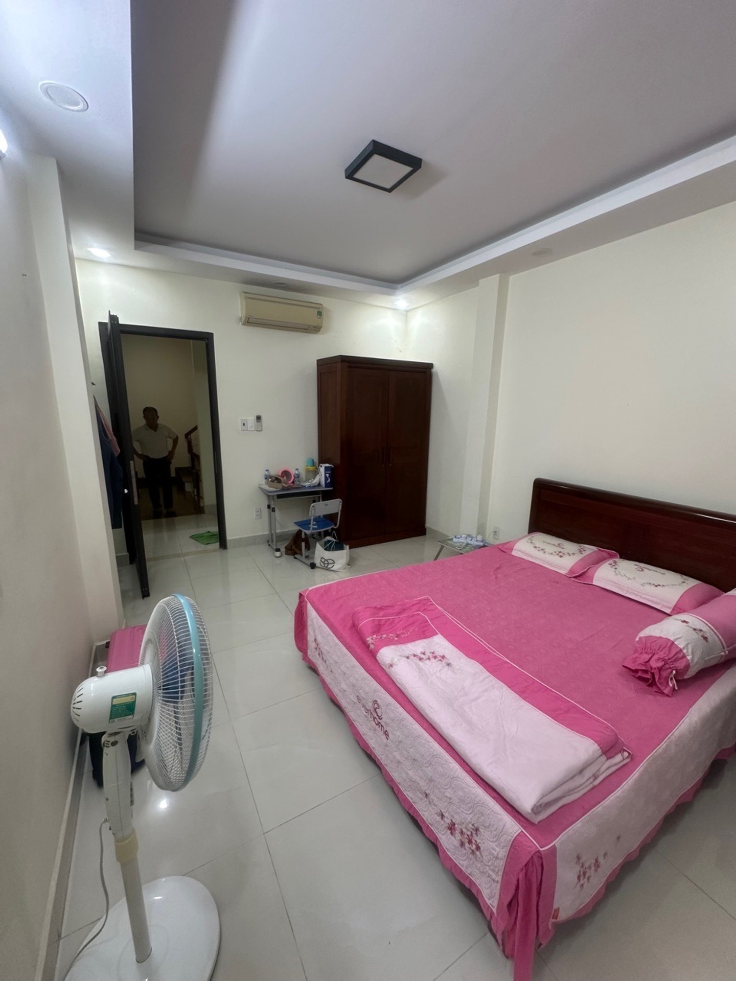 Cơ Hội Vàng Sở Hữu Nhà 4 Tầng Trung Tâm Quận 3 - Vị Trí Đắc Địa, Giá Tốt