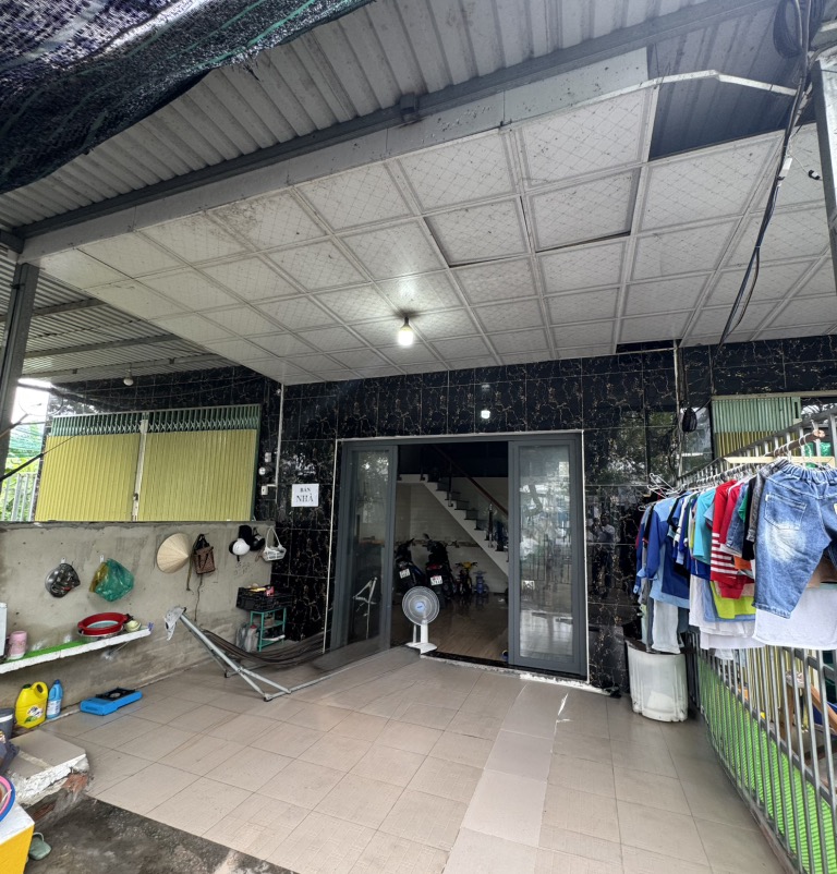 Bán nhà mặt phố 2 tầng 75m2 tại Lê Minh Xuân, Bình Chánh giá tốt