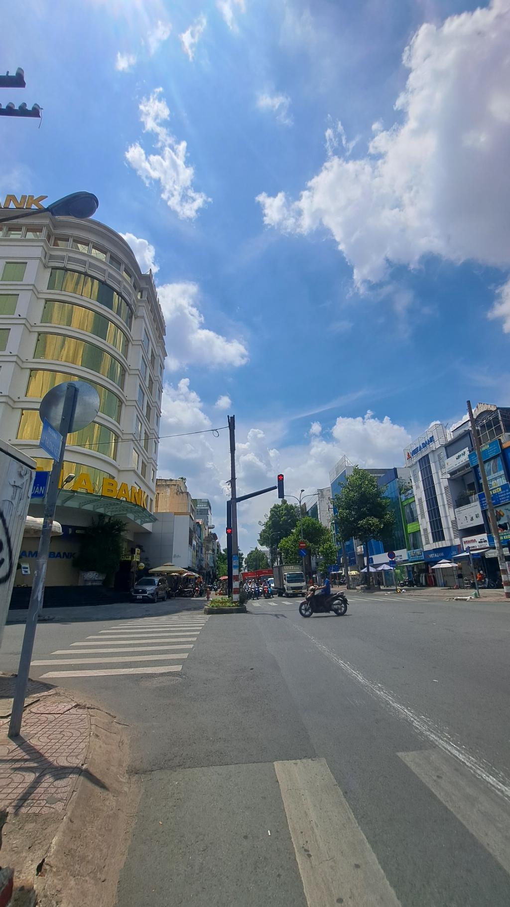Nhà mặt tiền to, kinh doanh đỉnh tại Tân Bình