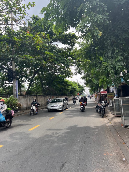 Bán nhà mặt phố mặt tiền rộng, gần sân bay, phường 12 Gò Vấp