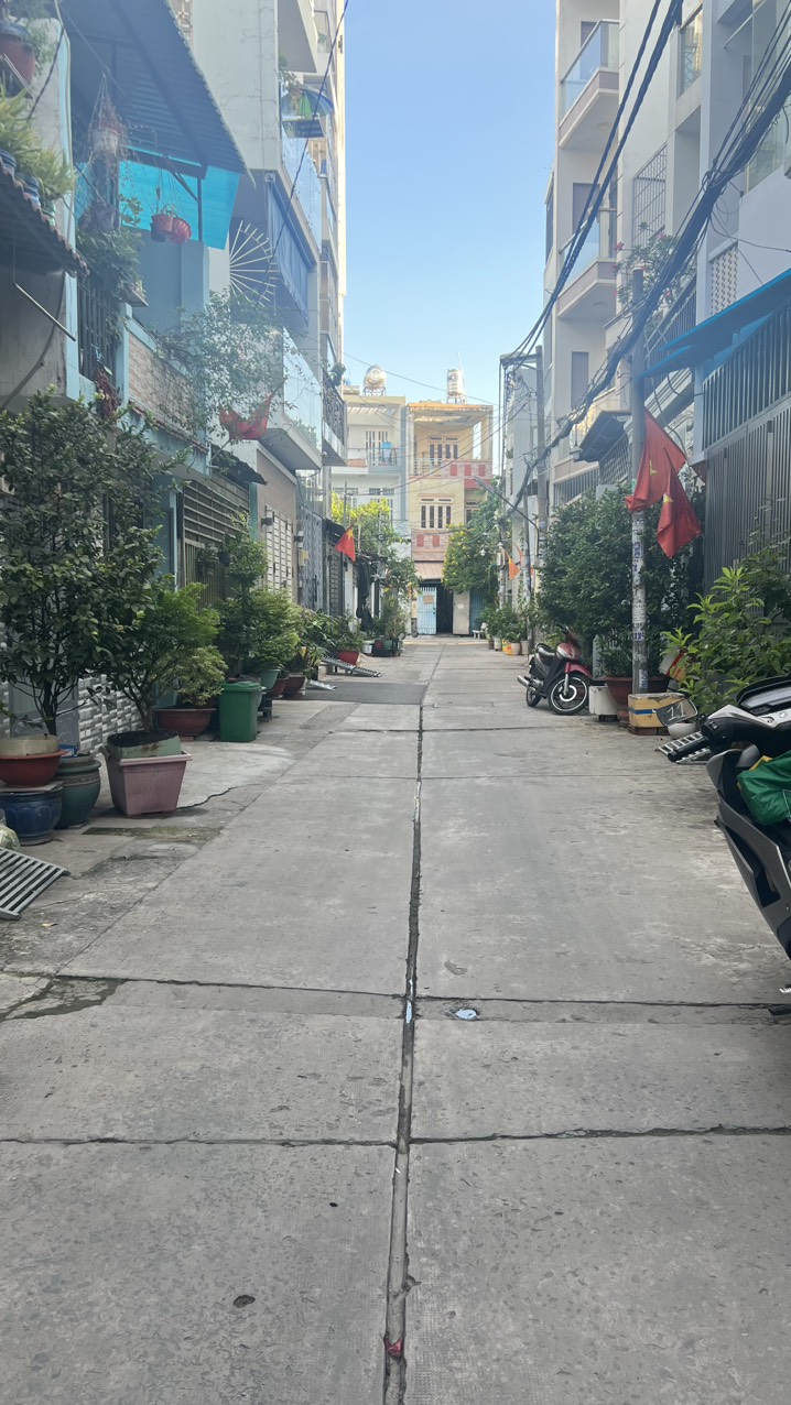 Nhà 5 tầng hiện đại, không gian sống lý tưởng tại trung tâm thành phố