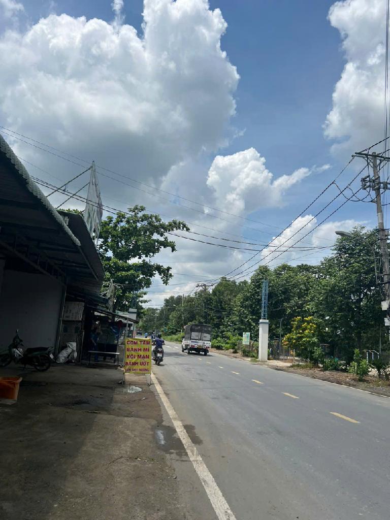 Nhà mặt phố 2 tầng, 141m2, 4 phòng ngủ, giá 12.9 tỷ tại quận Mai Bá Hương
