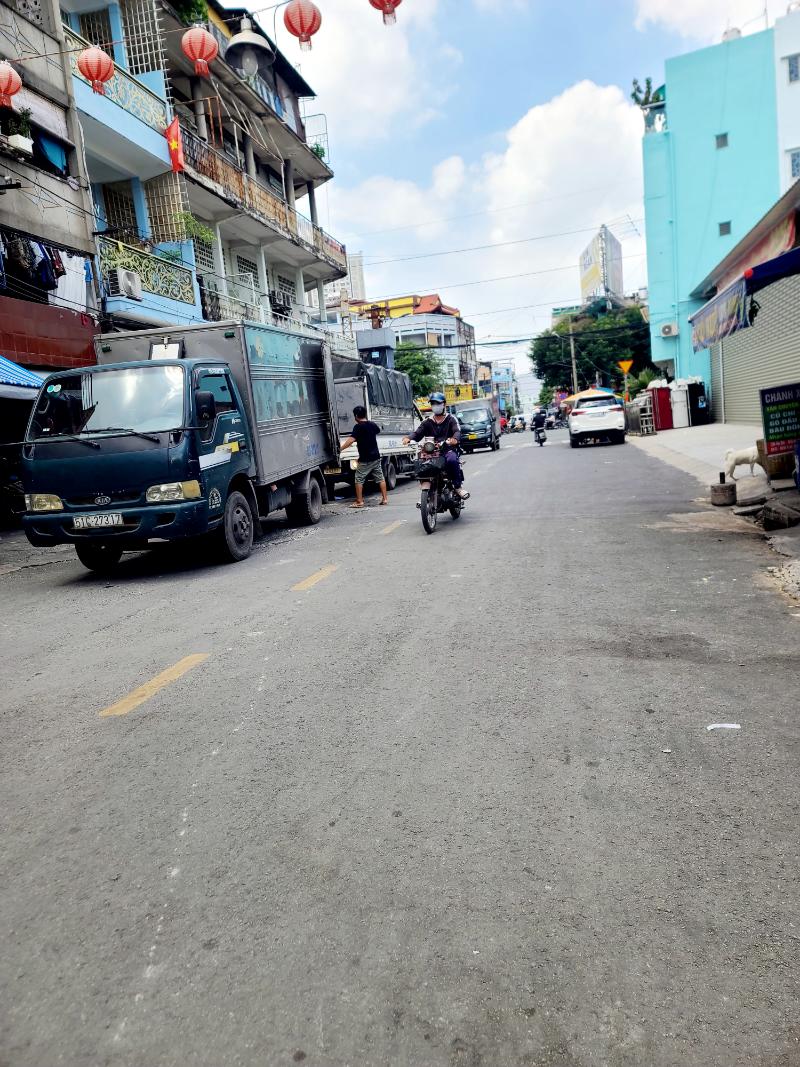 Nhà 2 Tầng 3PN Sát Mặt Tiền Võ Trường Toản - Giá Tốt Quận 5