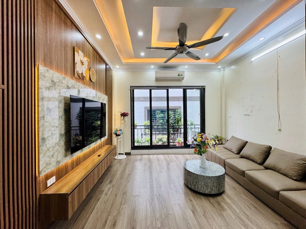 Nhà Phân Lô Ô Tô Tránh Kinh Doanh Sầm Uất Tại Hoàng Mai