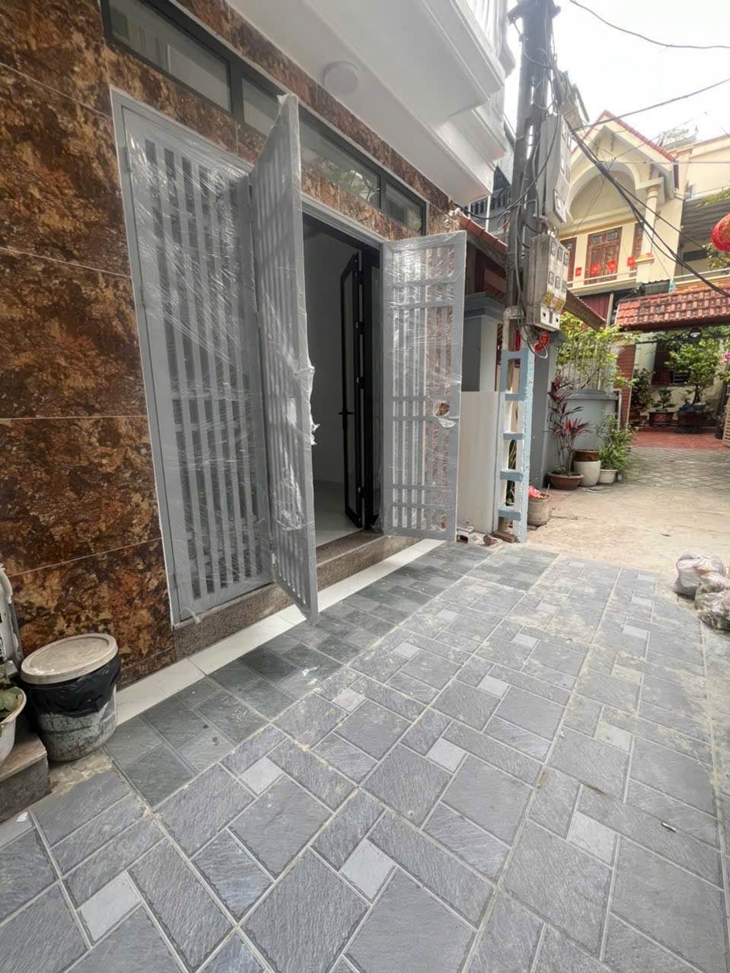 Nhà Mới Xịn Hai Mặt Thoáng, Oto Đỗ Cổng Ngay Trung Tâm