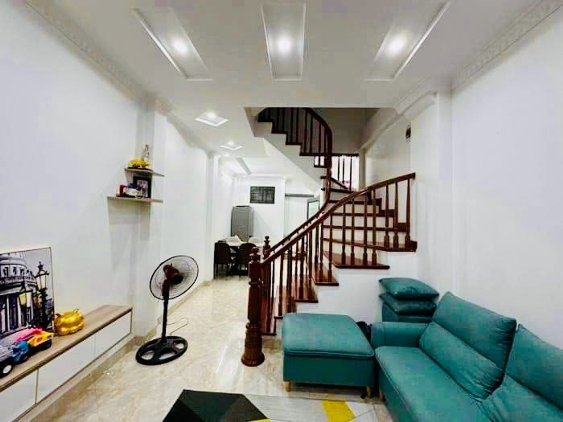 Bán nhà riêng 5 tầng tại phường Mai Động, diện tích 40.5 m2, pháp lý đầy đủ