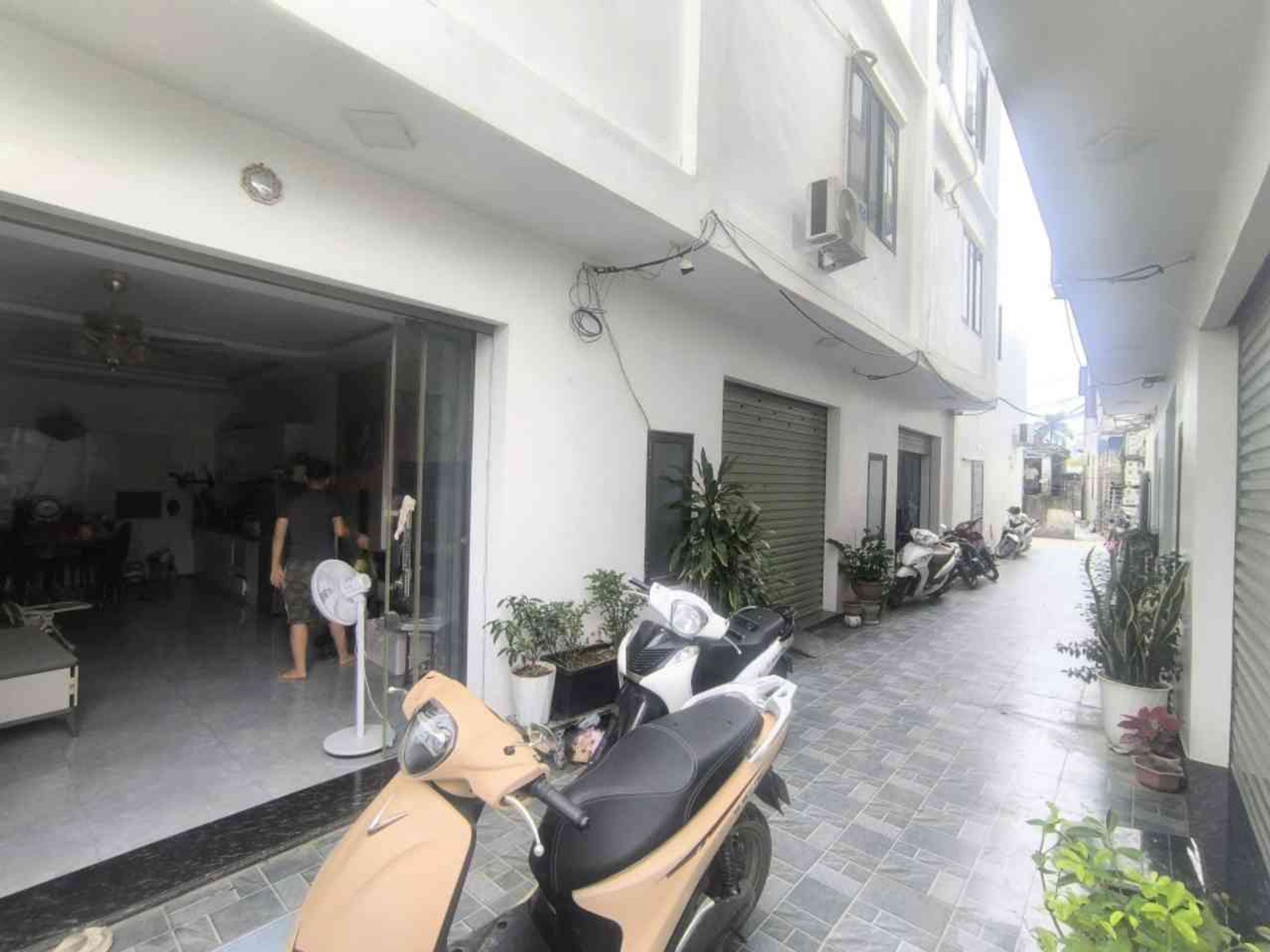 Nhà 3 Tầng Phong Cách Hiện Đại Tại Tiểu Trà
