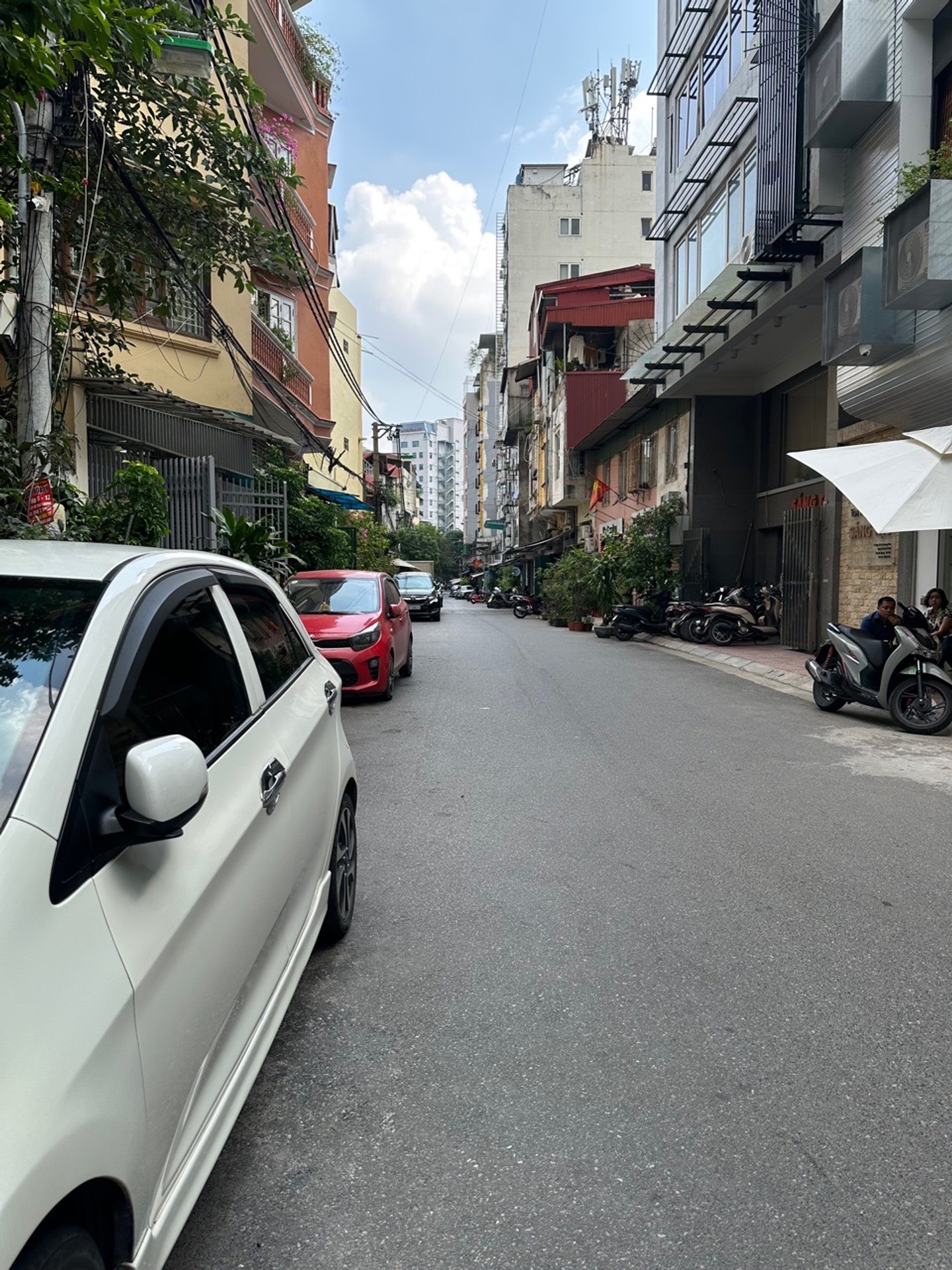 Nhà riêng 3 tầng mặt ngõ rộng tại phường Tạ Quang Bửu, gần Đại Cồ Việt