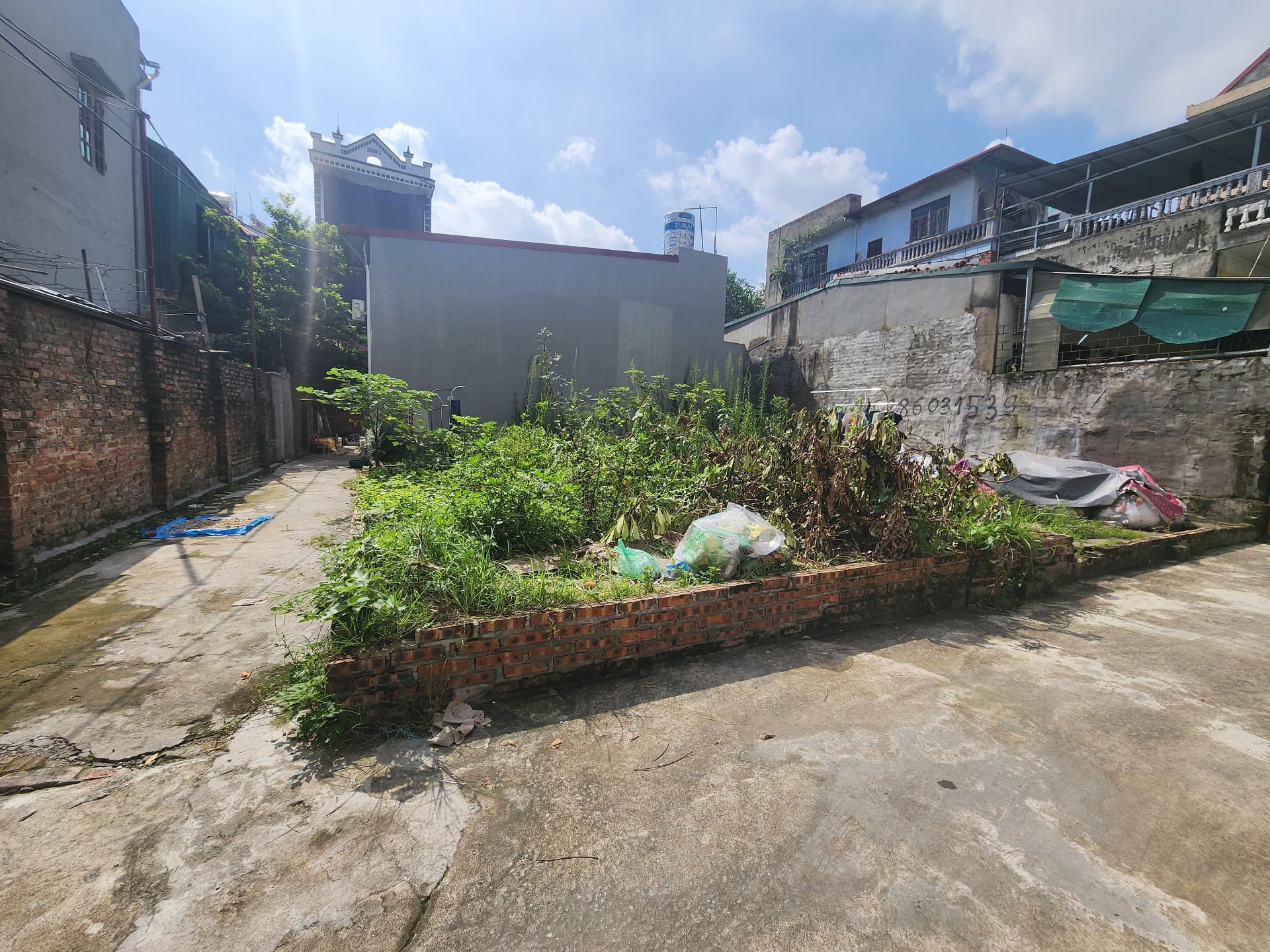 Hàng thuốc chuột, đất lô góc vị trí đẹp gần phố, ôtô vào tận nơi tại phường Việt Hưng - Long Biên