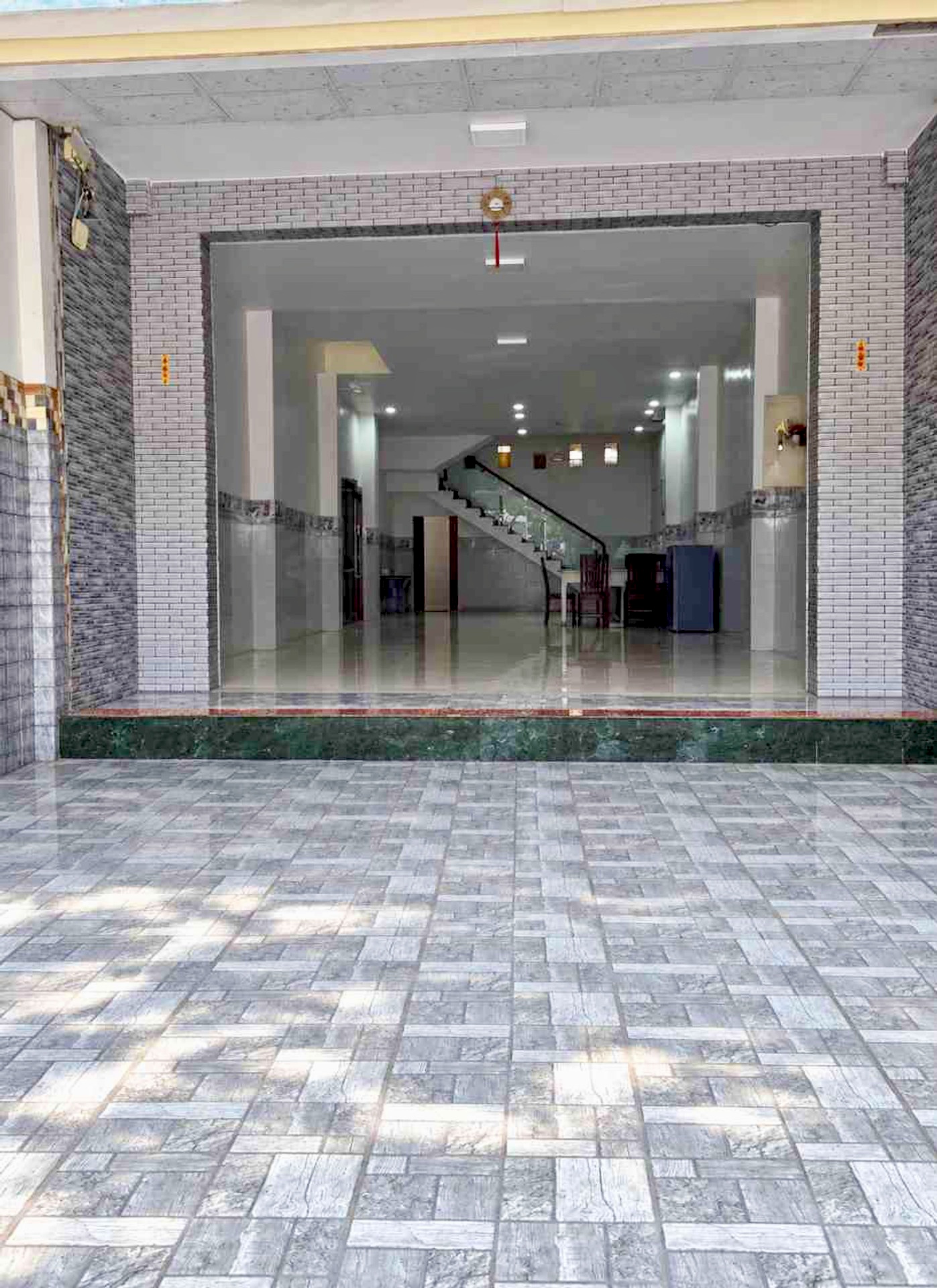 BÁN NHÀ BÌNH TÂN NGANG LỚN 5M 100M2 - SÂN 2 Ô TÔ + KHÔNG GIAN SỐNG | NHỈNH 8 TỶ