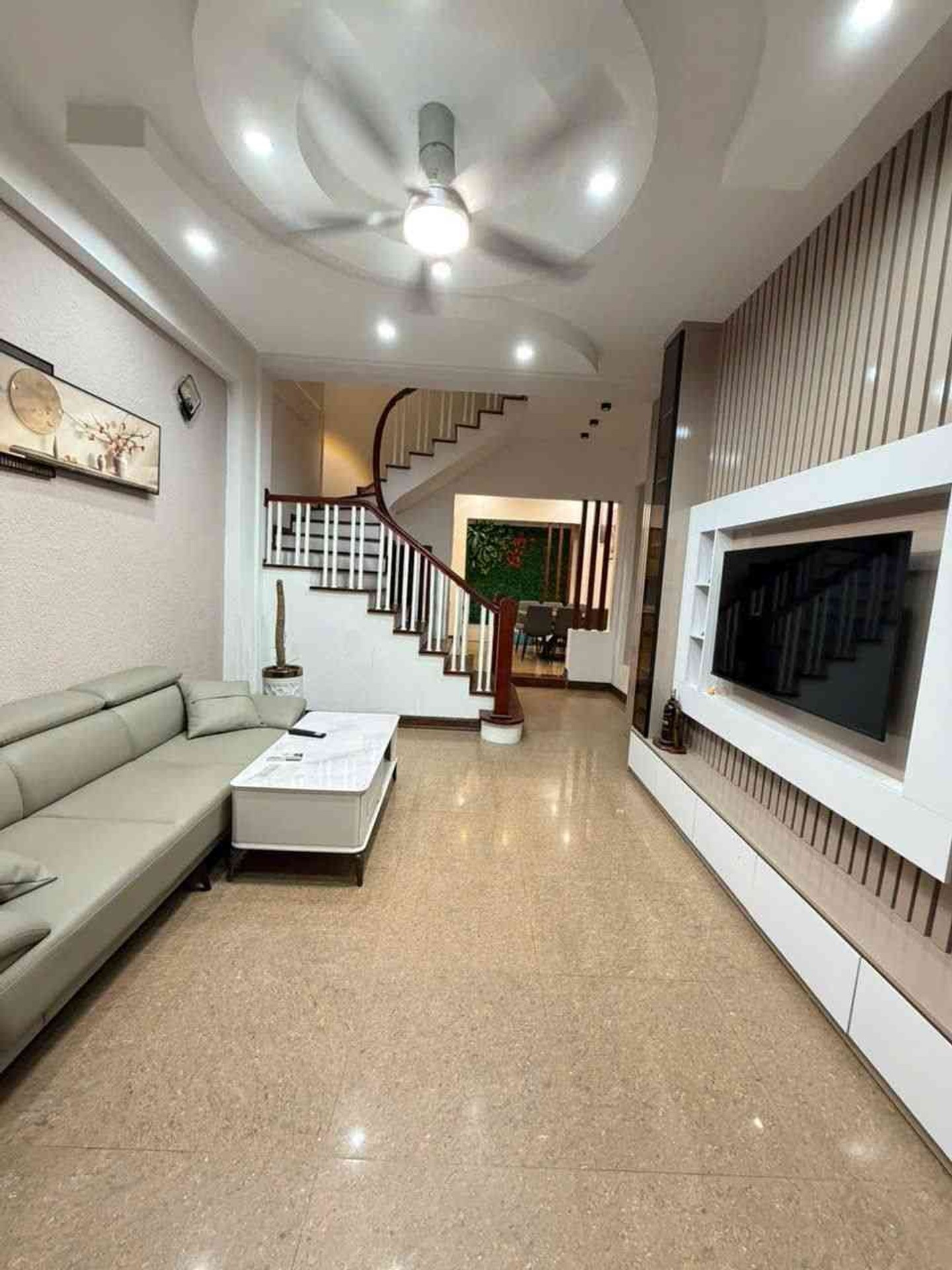 Cơ hội sở hữu nhà 6 tầng đẹp, ngõ nông, gần ô tô tại Nguyễn Khánh Toàn