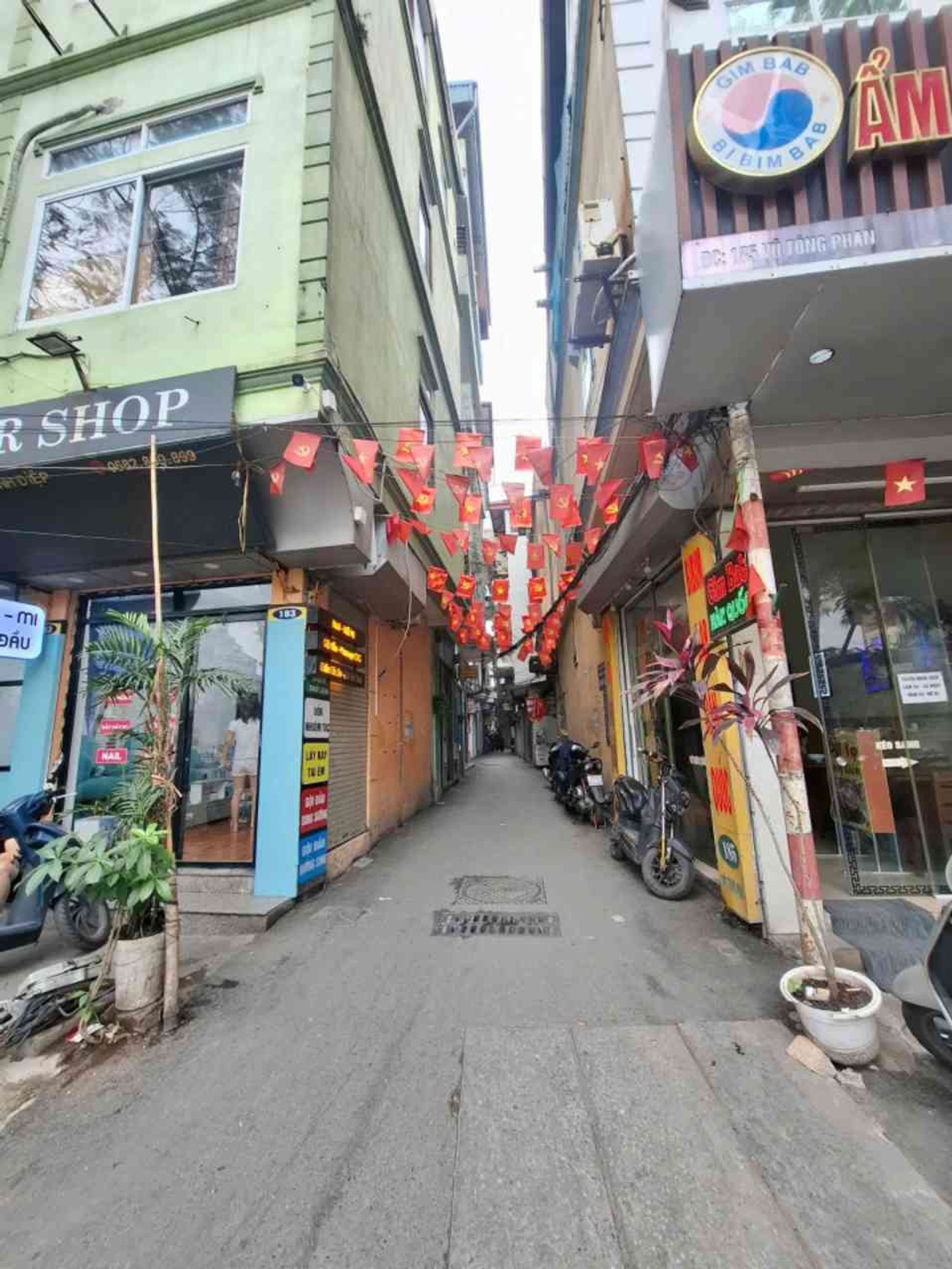 Nhà siêu hiếm Khương Trung - Mặt tiền rộng, ô tô vào nhà