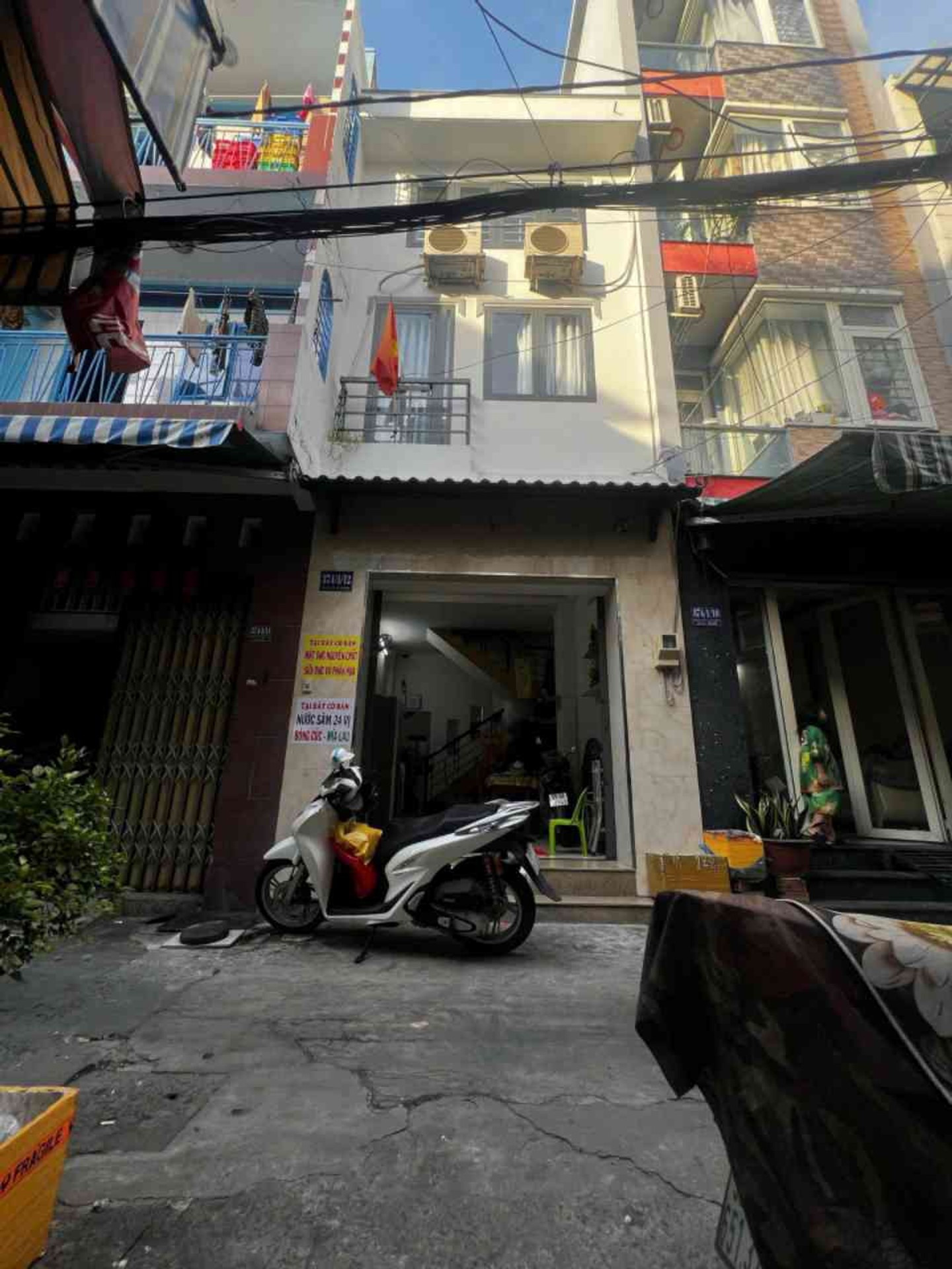 Nhà 3 Tầng Hẻm Thoáng Âu Cơ, Gần Quận 10 - 4PN Tiện Nghi