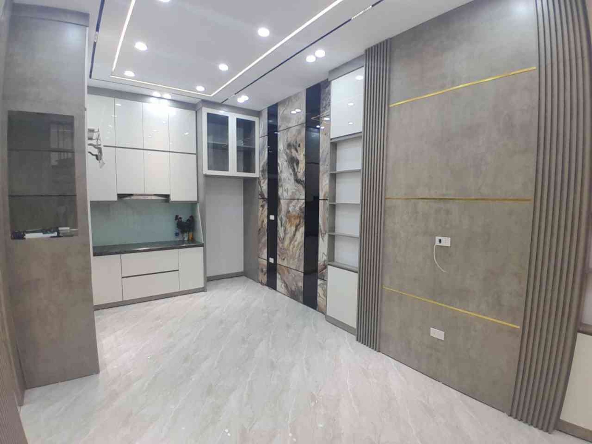 Nhà Xinh 4 Tầng Tại Trung Tâm Hòa Bình 7 - Sống Tiện Lợi Ngay!