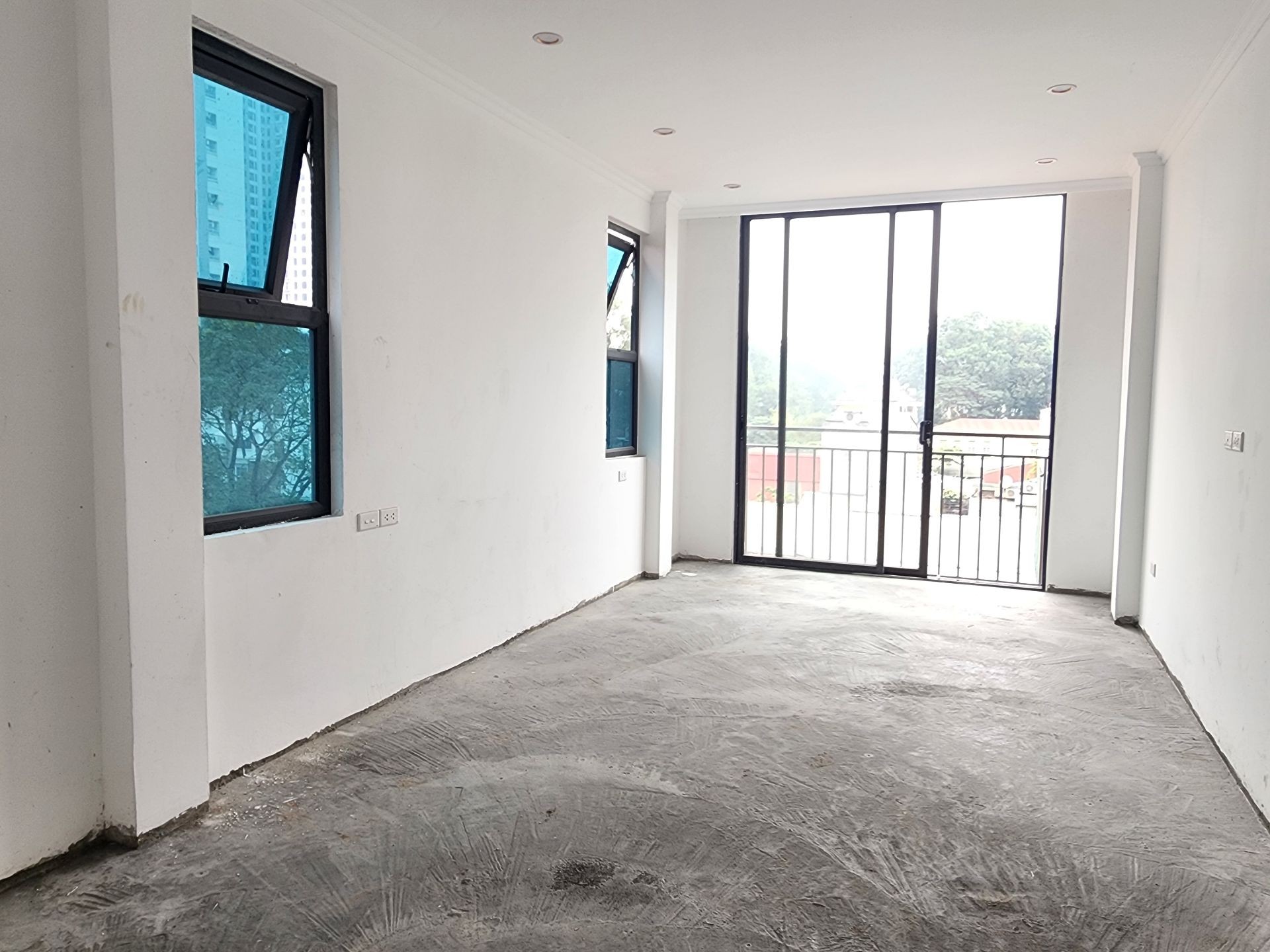 Nhà 6 tầng thang máy, ngõ ô tô, khu dân trí cao