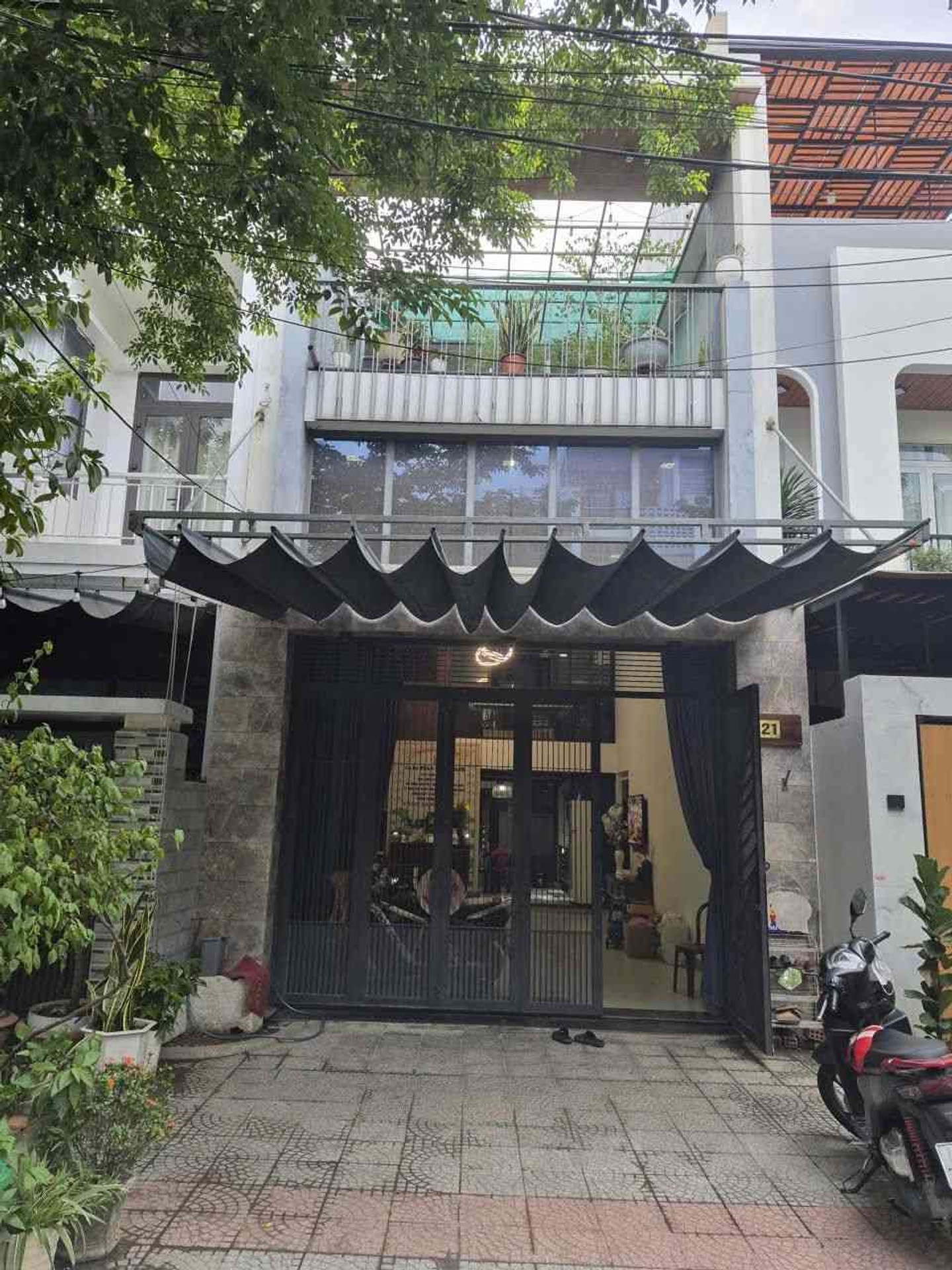 Bán nhà mặt phố đường Bùi Công Trừng, khu đô thị Hòa Xuân, Đà Nẵng, diện tích 100m²