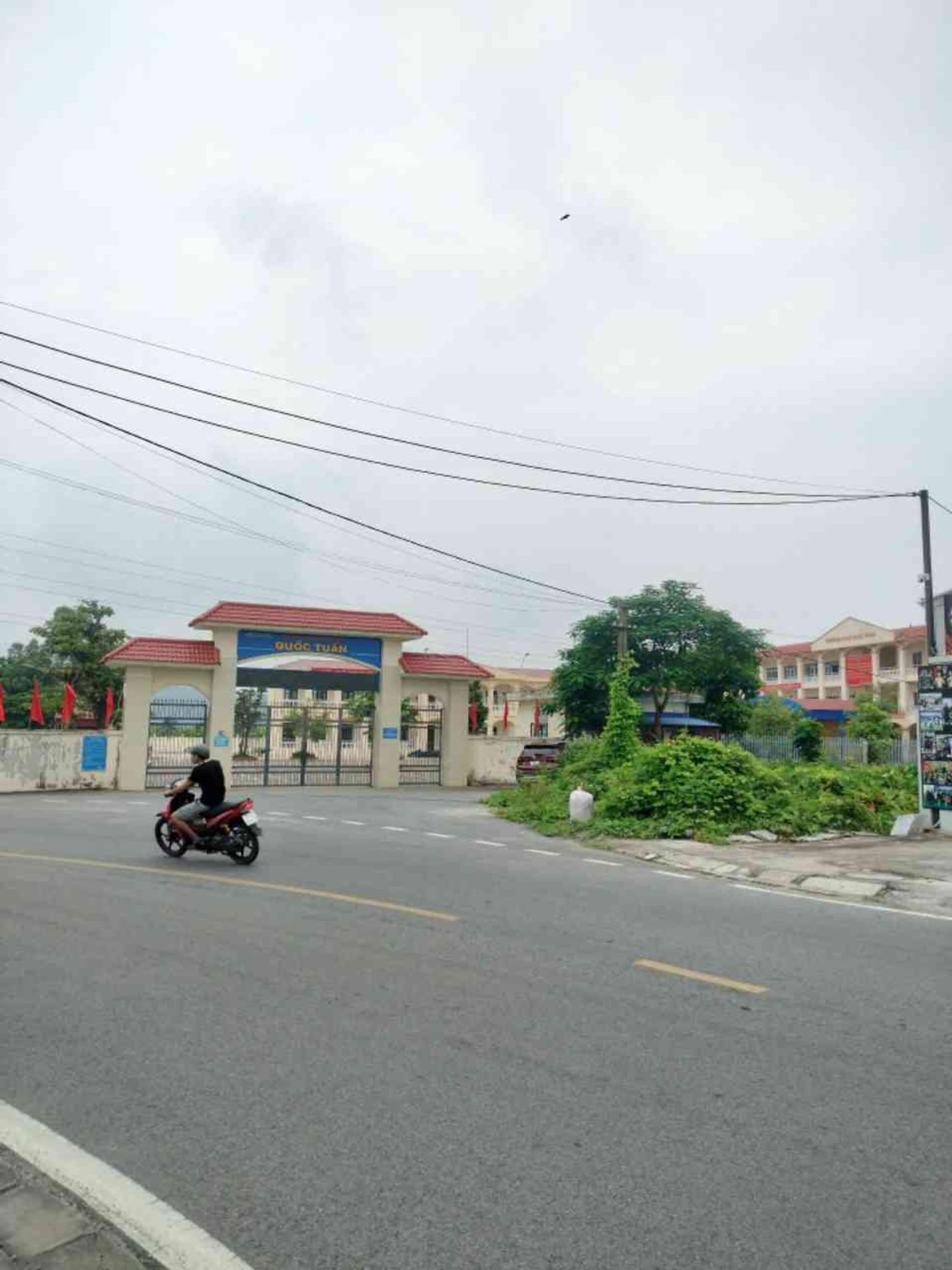 Lô Đất Sân Vườn Mặt Đường An Dương Với Không Gian Sống Riêng Biệt