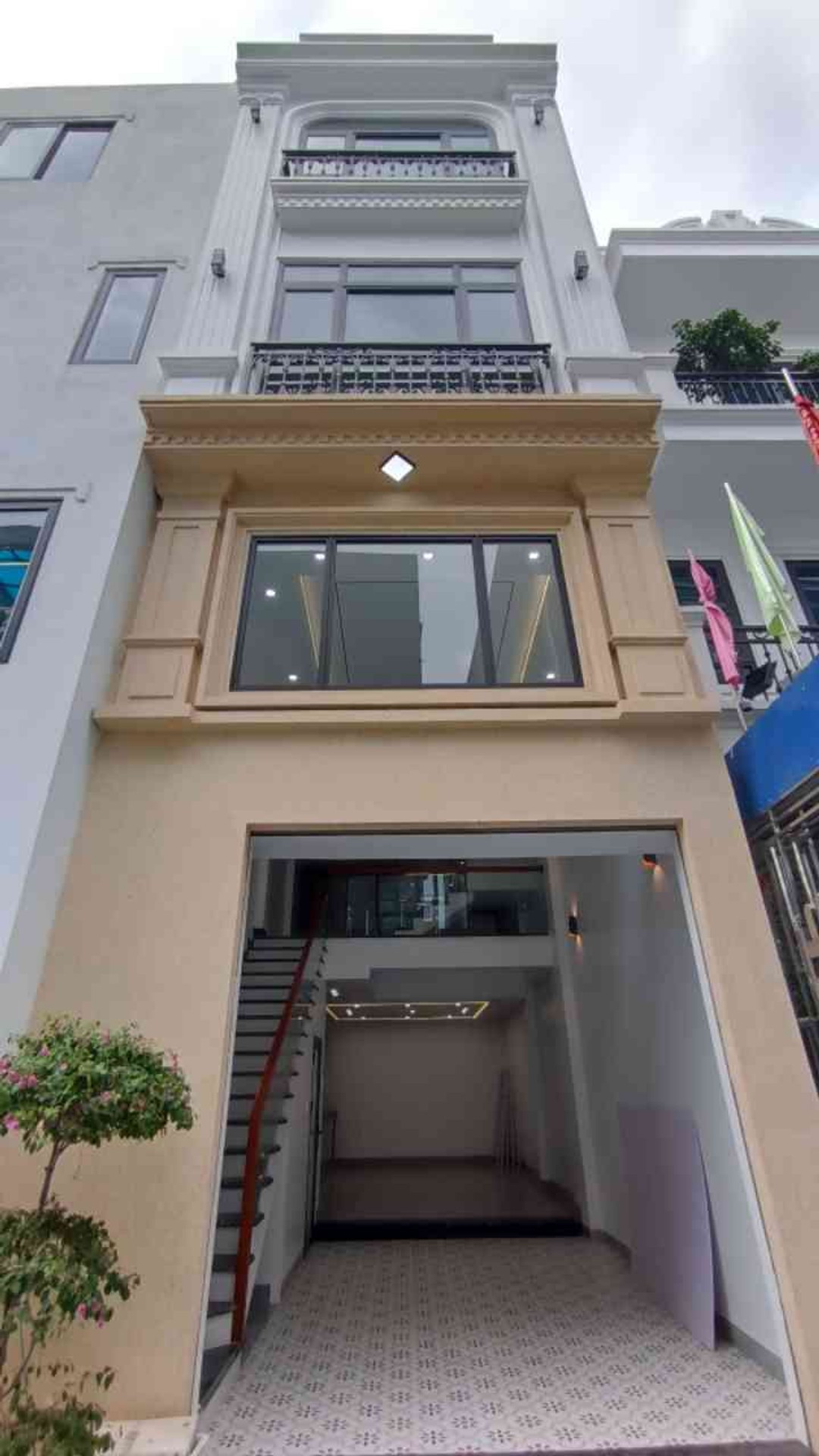 Nhà 4 tầng 3 phòng ngủ tại khu vực trung tâm thành phố
