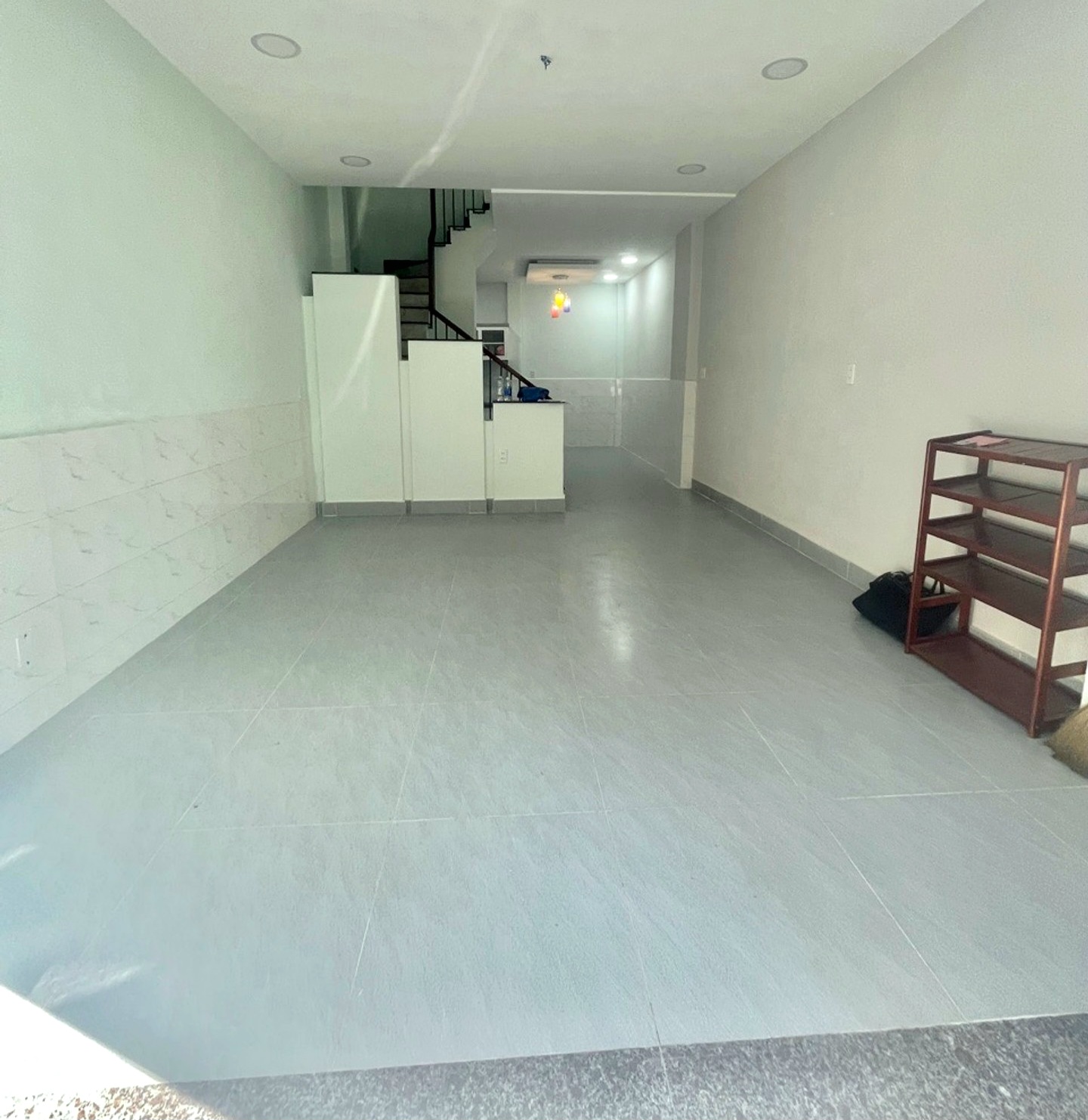 Bán nhà 3 tầng - hẻm Võ Văn Kiệt - Bình Tân - DTSD: 80.8m² - 3 Phòng ngủ