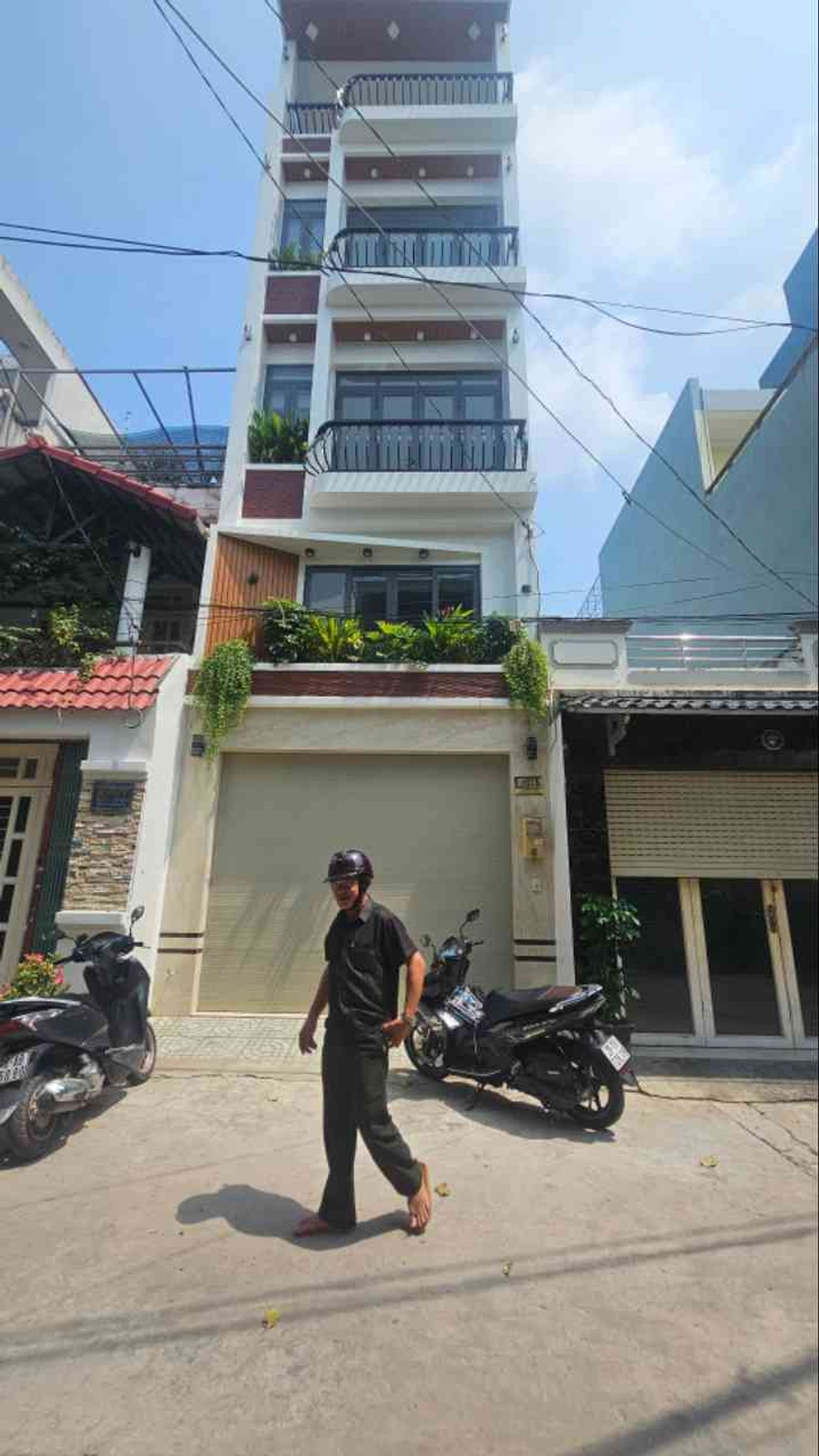 Nhà 5 tầng sang trọng tại Bình Hưng Hòa B, tiện nghi hoàn hảo